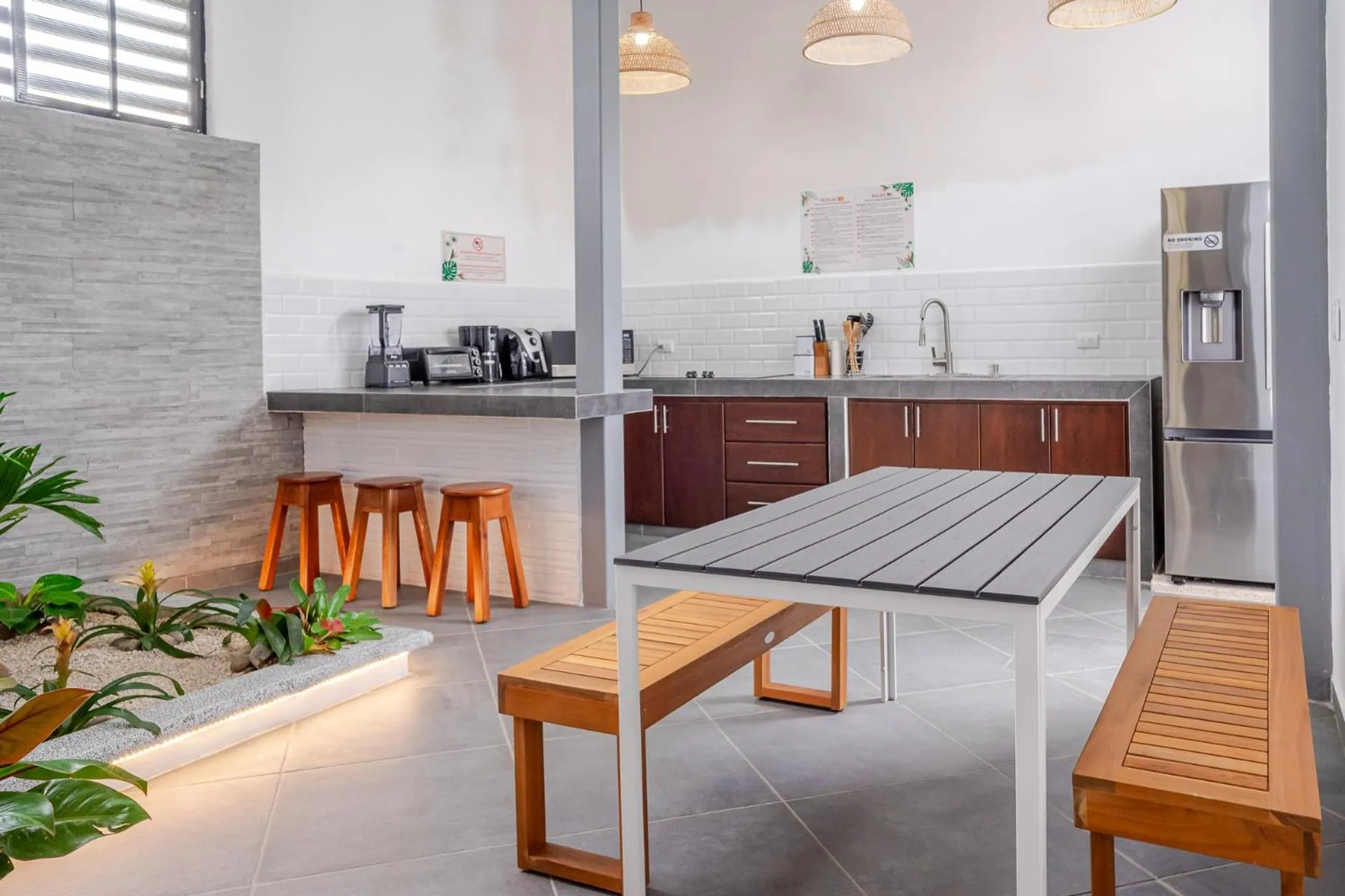 Communal kitchen in Hotel Arenal by Regina