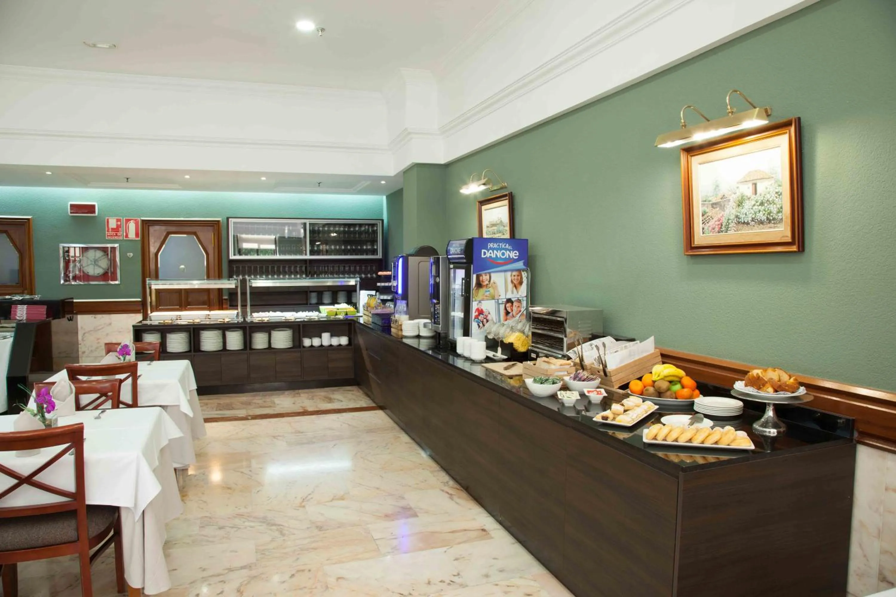 Buffet breakfast in Hotel Principe Paz