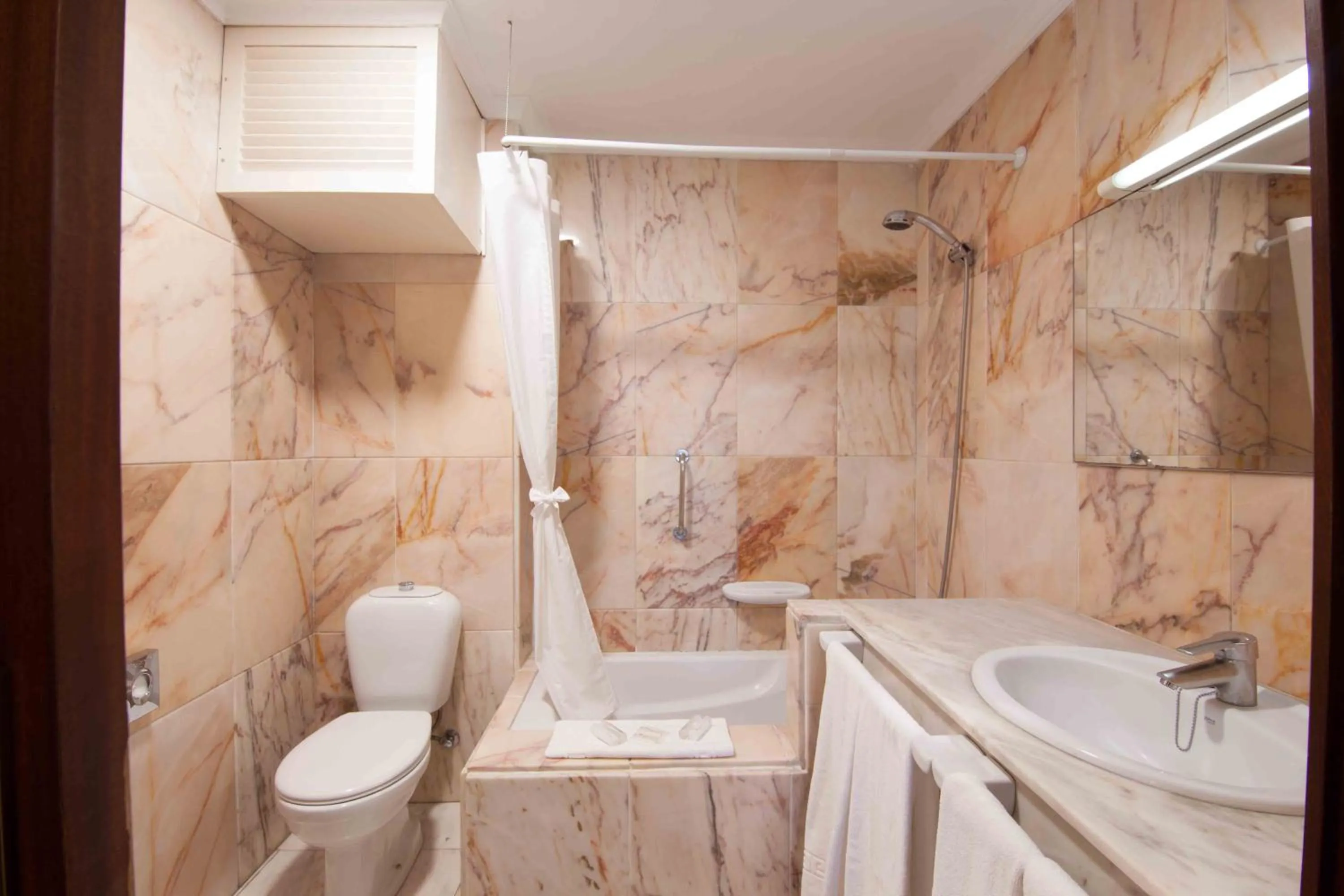 Bathroom in Hotel Principe Paz