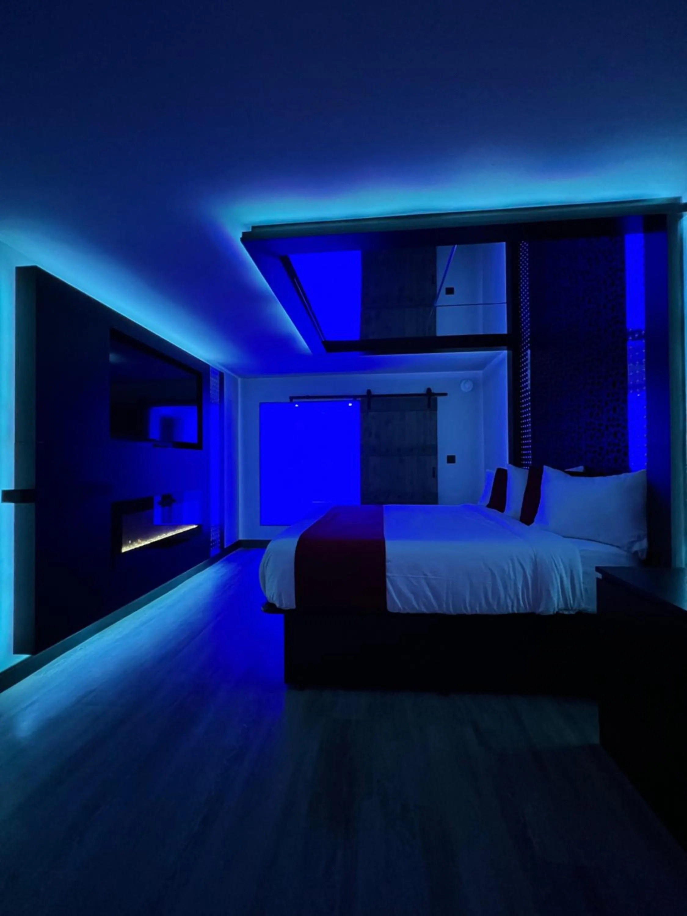 Bed in Imperial Suites, Adults Only