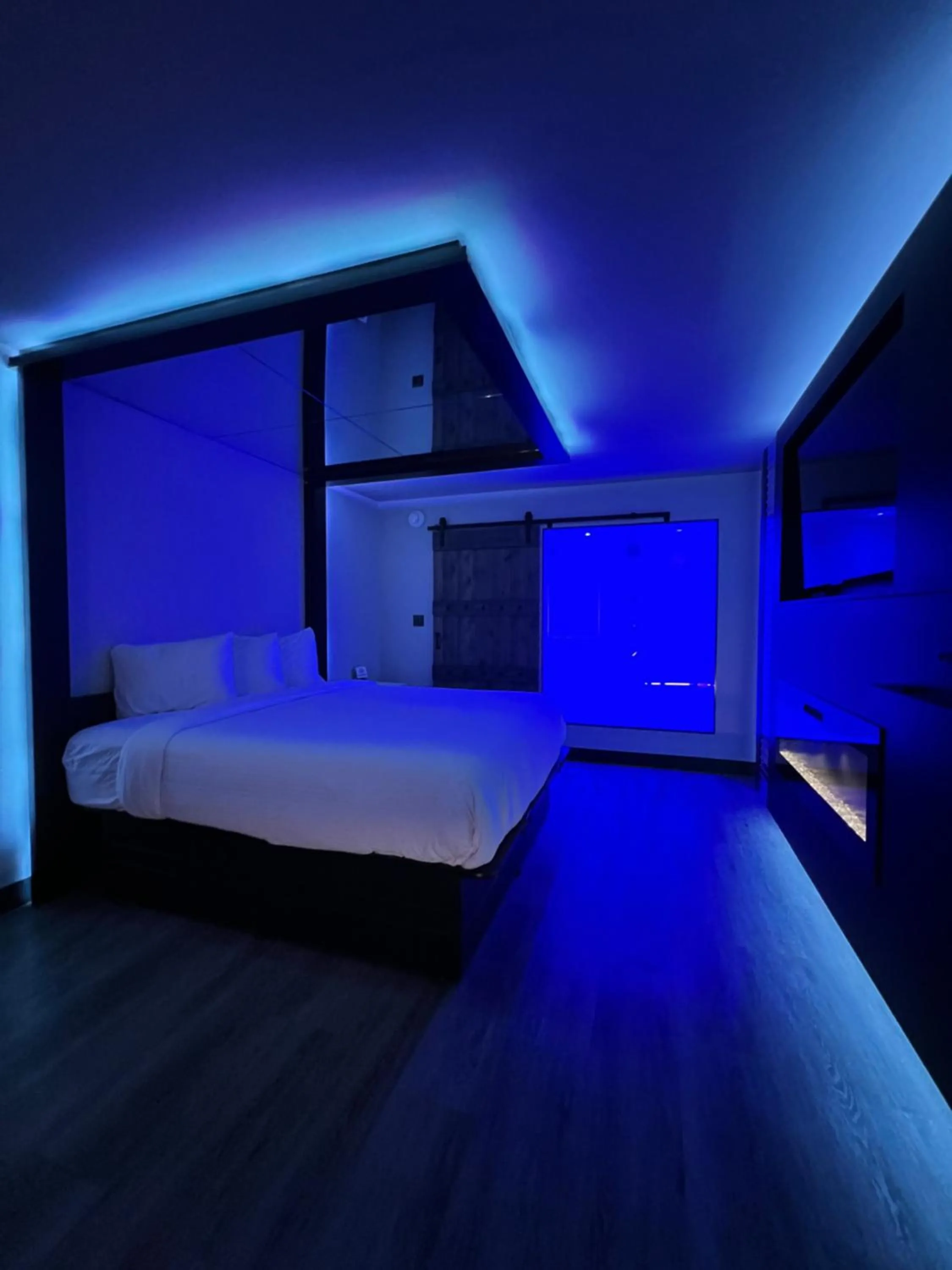 Bed in Imperial Suites, Adults Only
