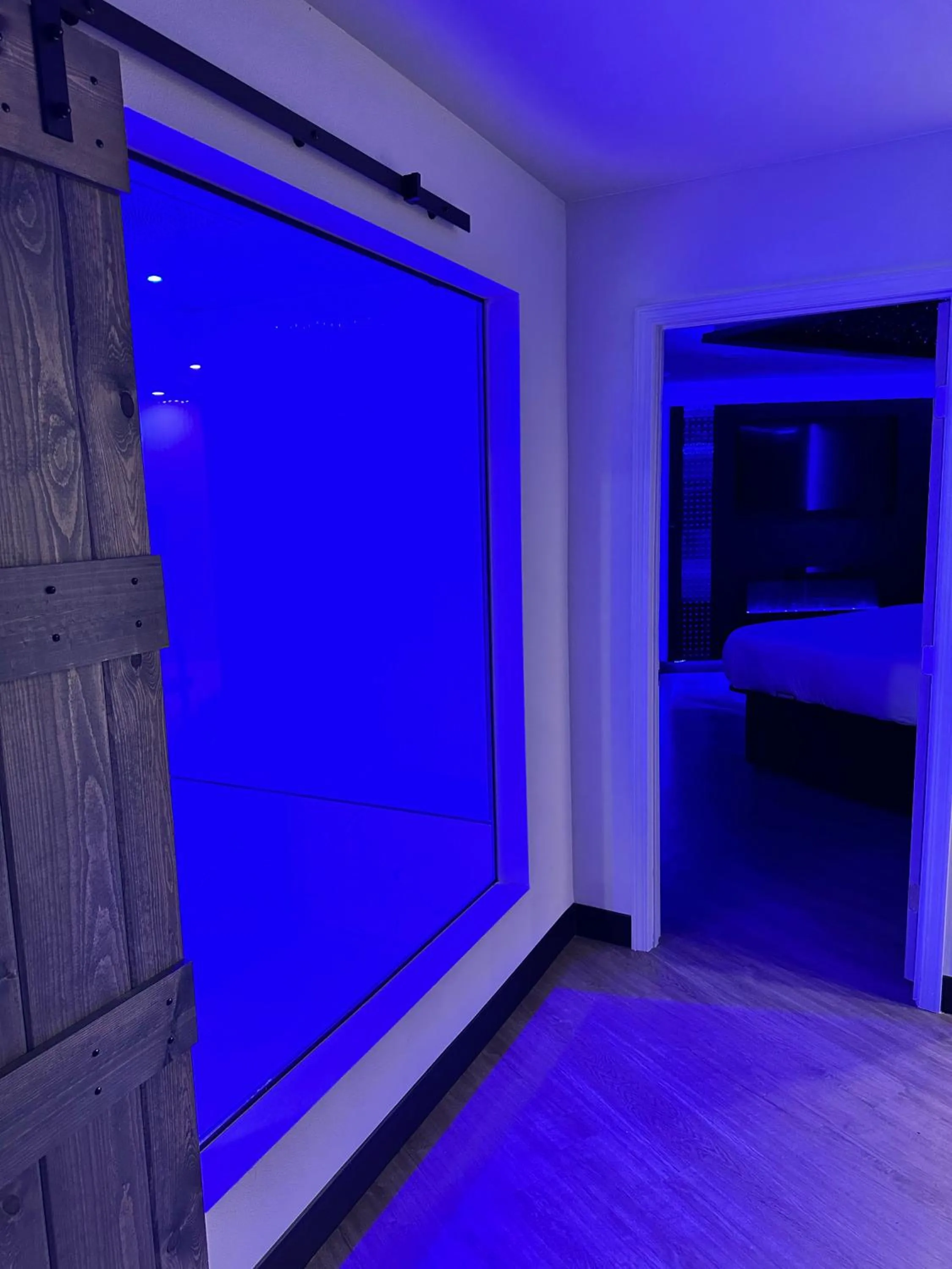 Bedroom, Bed in Imperial Suites, Adults Only