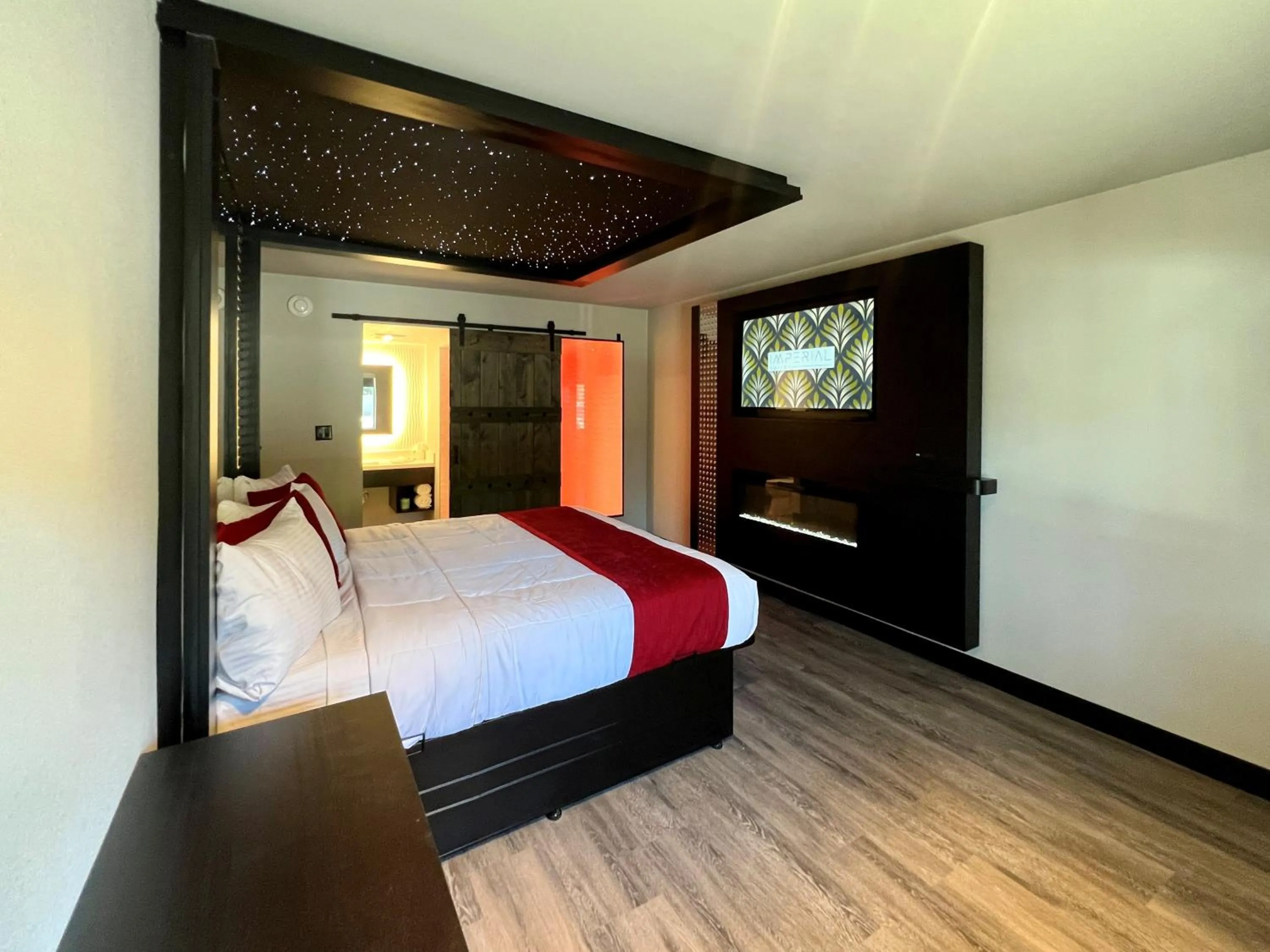 Bed in Imperial Suites, Adults Only