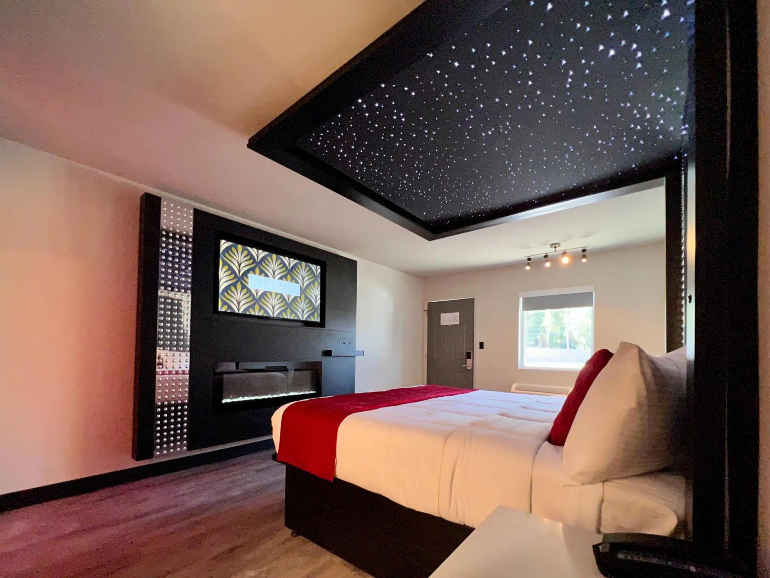 Bed in Imperial Suites, Adults Only