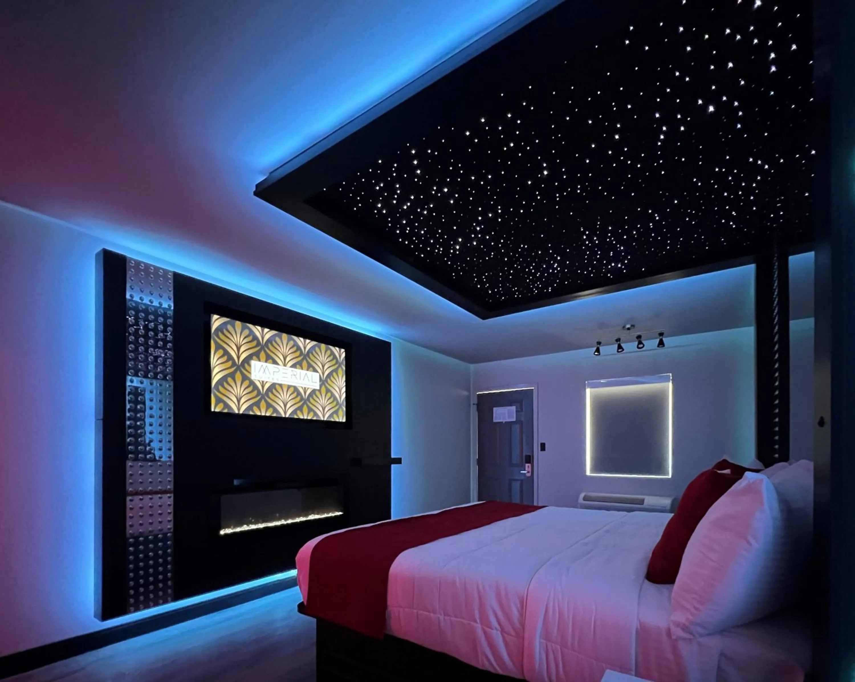 Bed in Imperial Suites, Adults Only