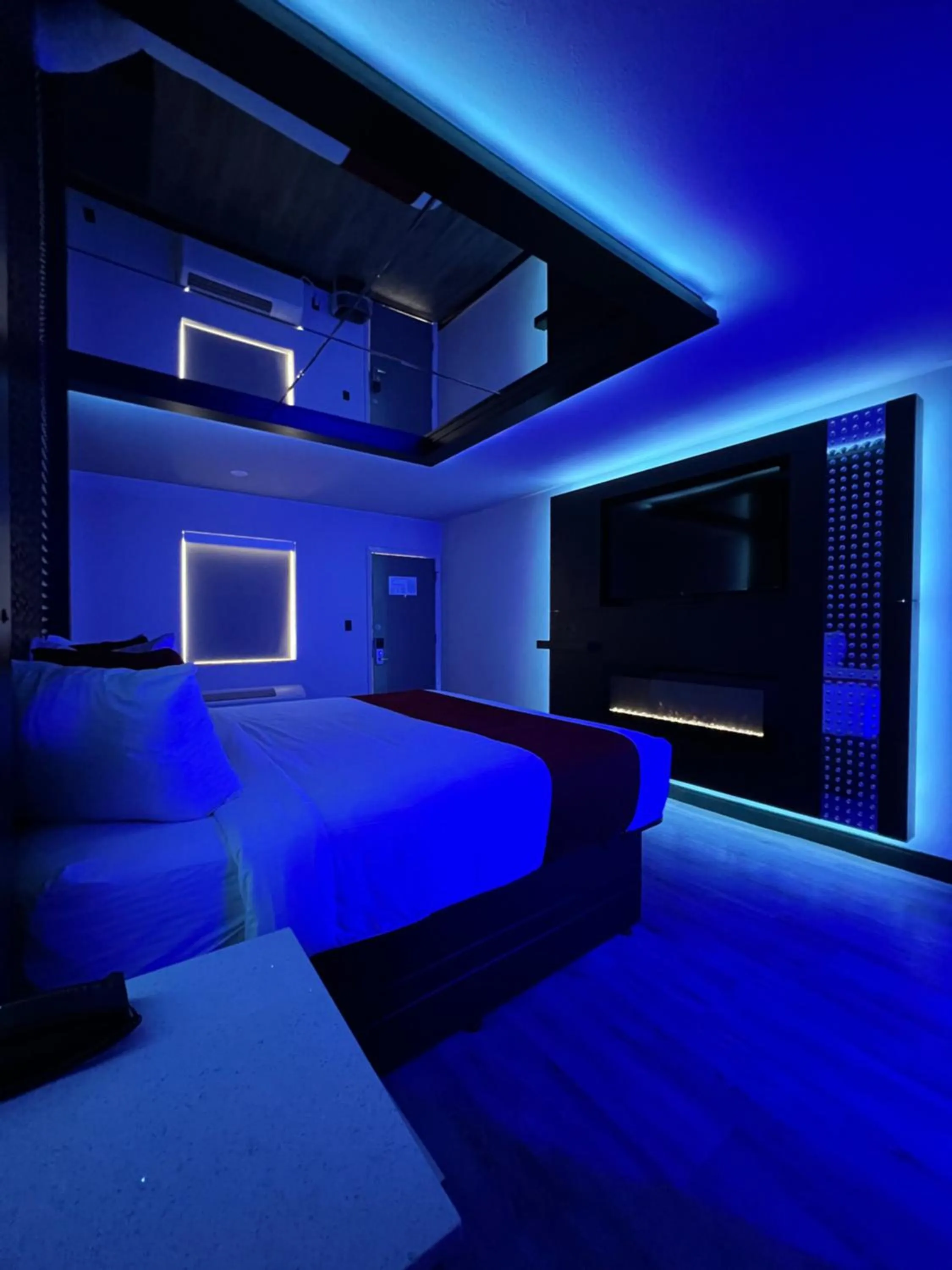 Bed in Imperial Suites, Adults Only