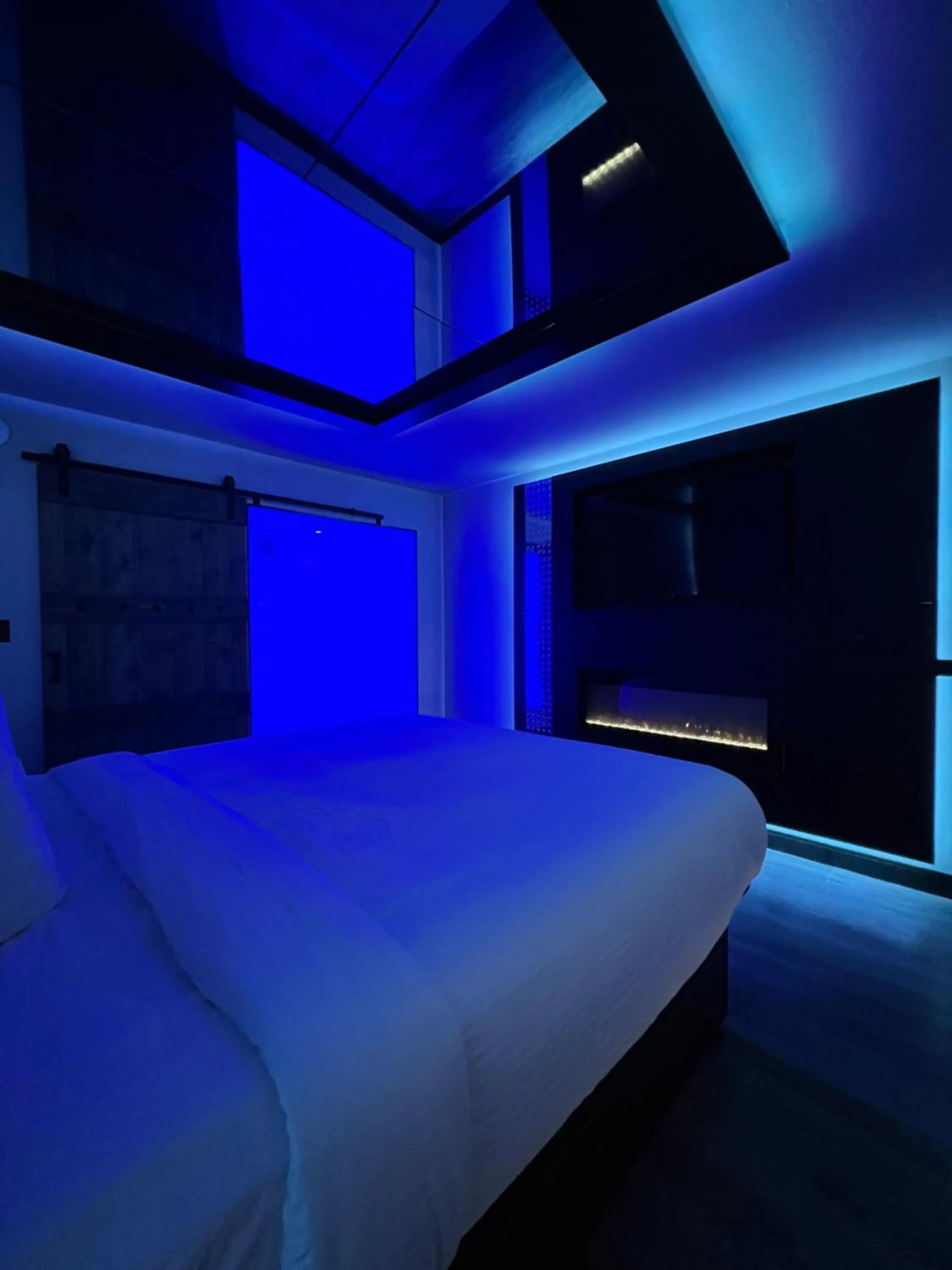 Bed in Imperial Suites, Adults Only