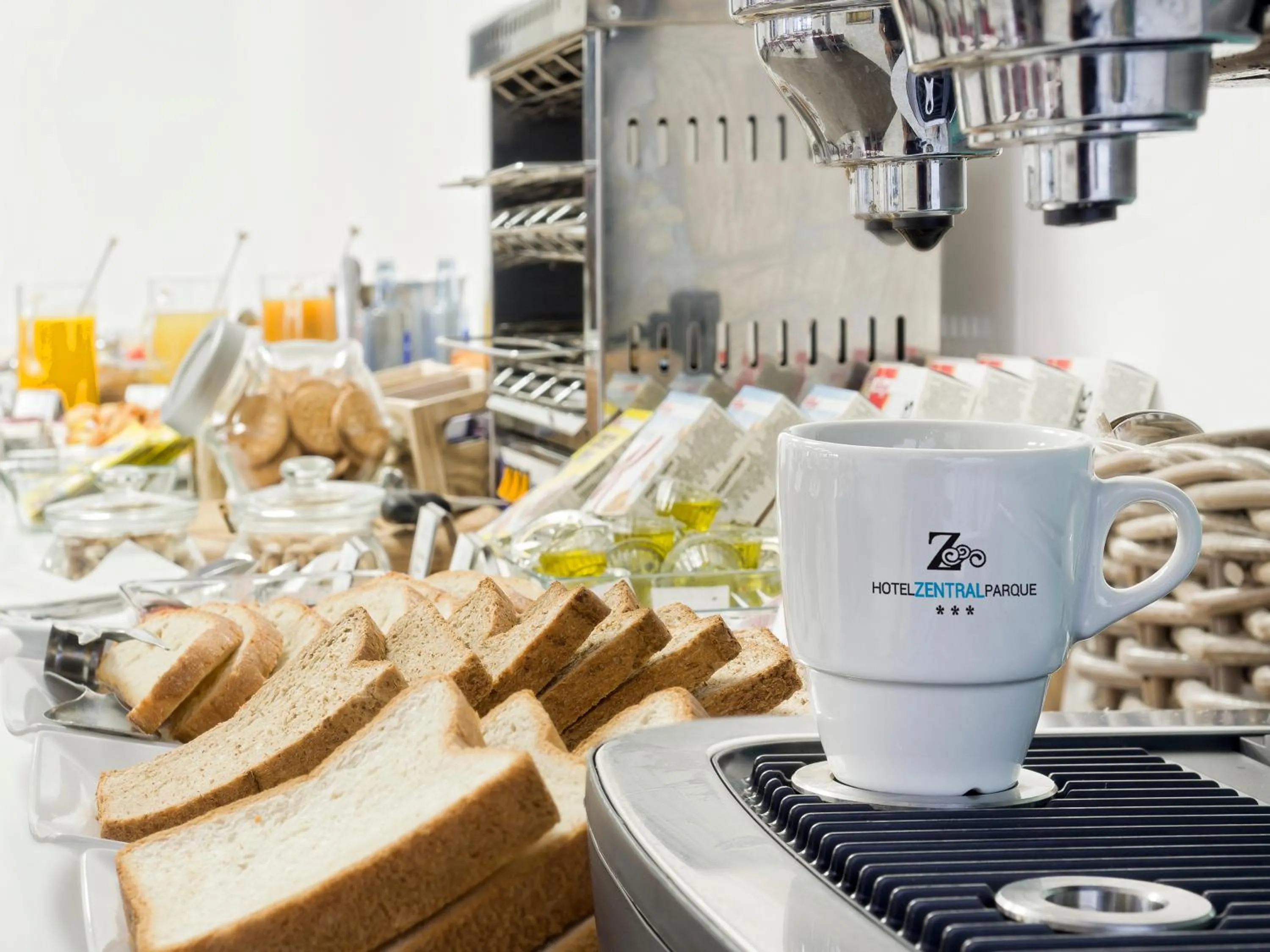 Restaurant/places to eat in Hotel Zentral Parque