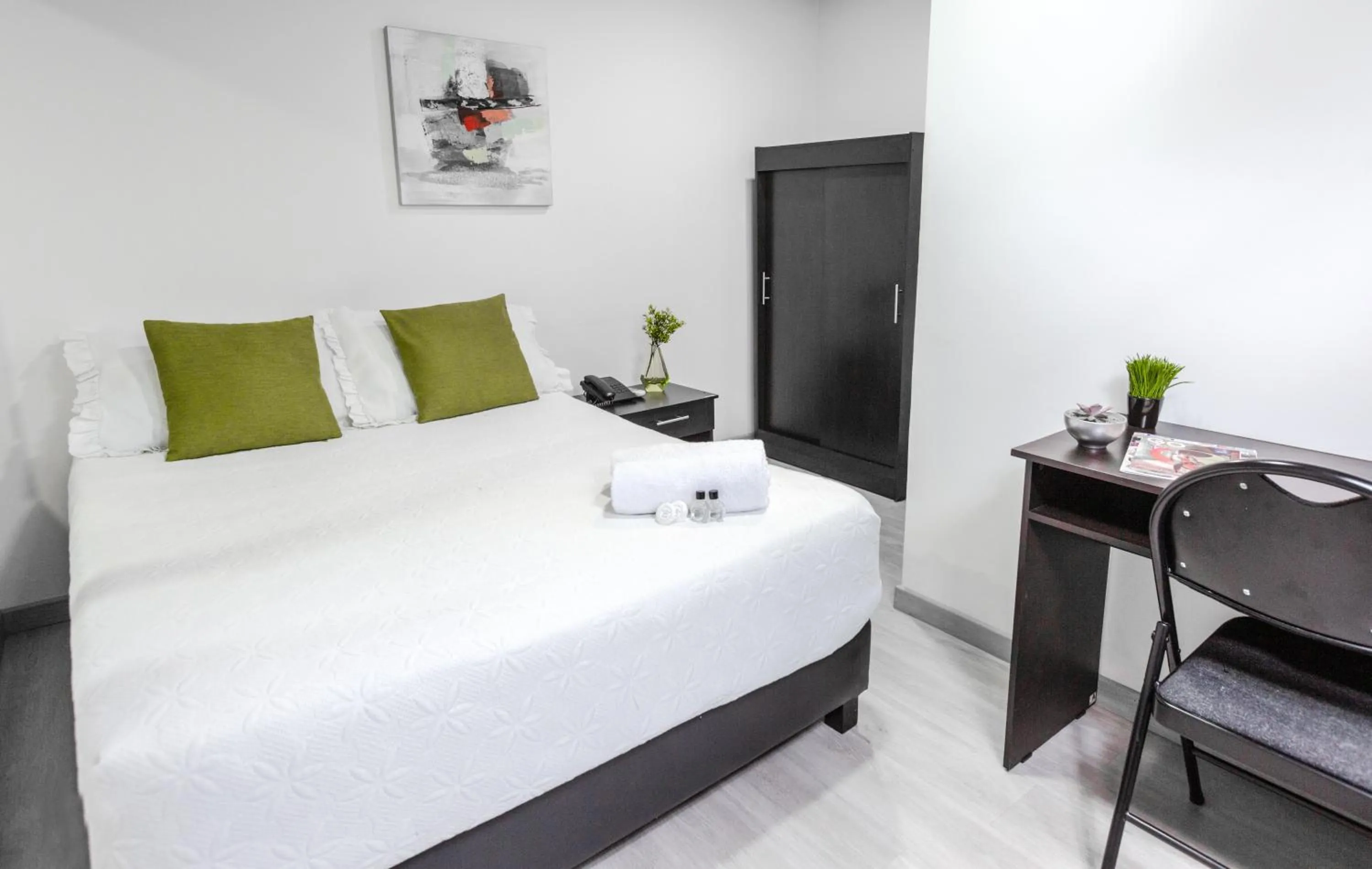 Photo of the whole room in Hotel Casa Quinta Embajada