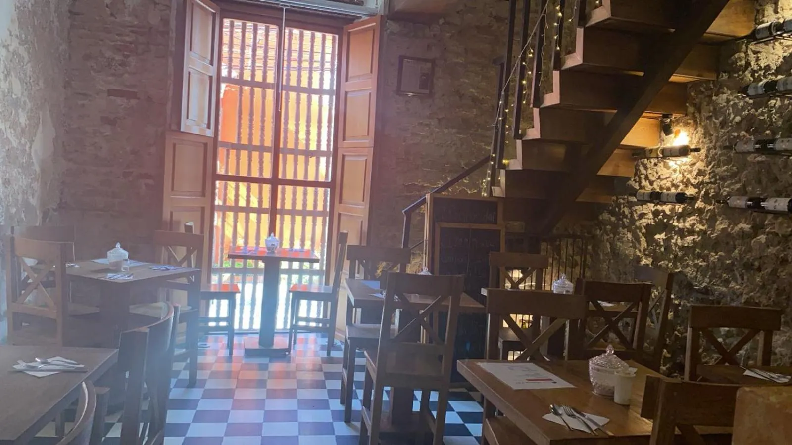 Restaurant/places to eat in Casa Ebano 967