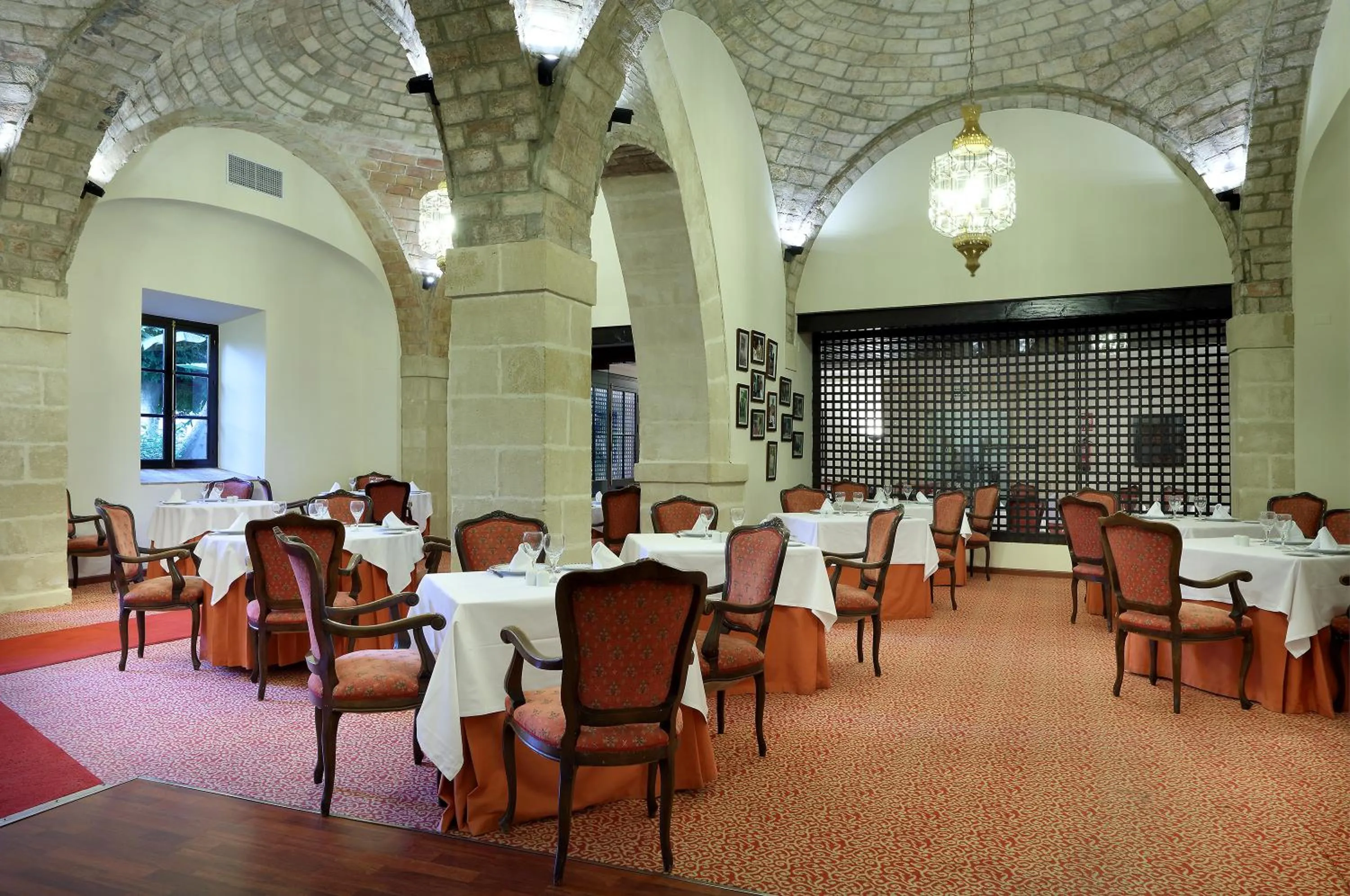 Restaurant/places to eat in Crisol Monasterio de San Miguel