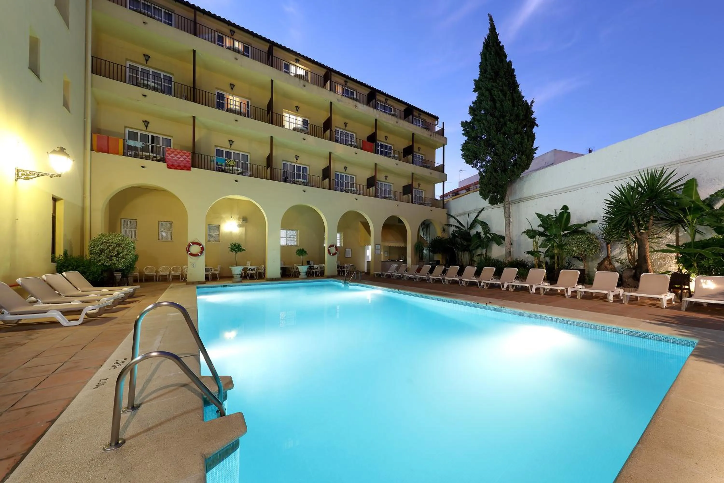 Swimming pool in Crisol Monasterio de San Miguel