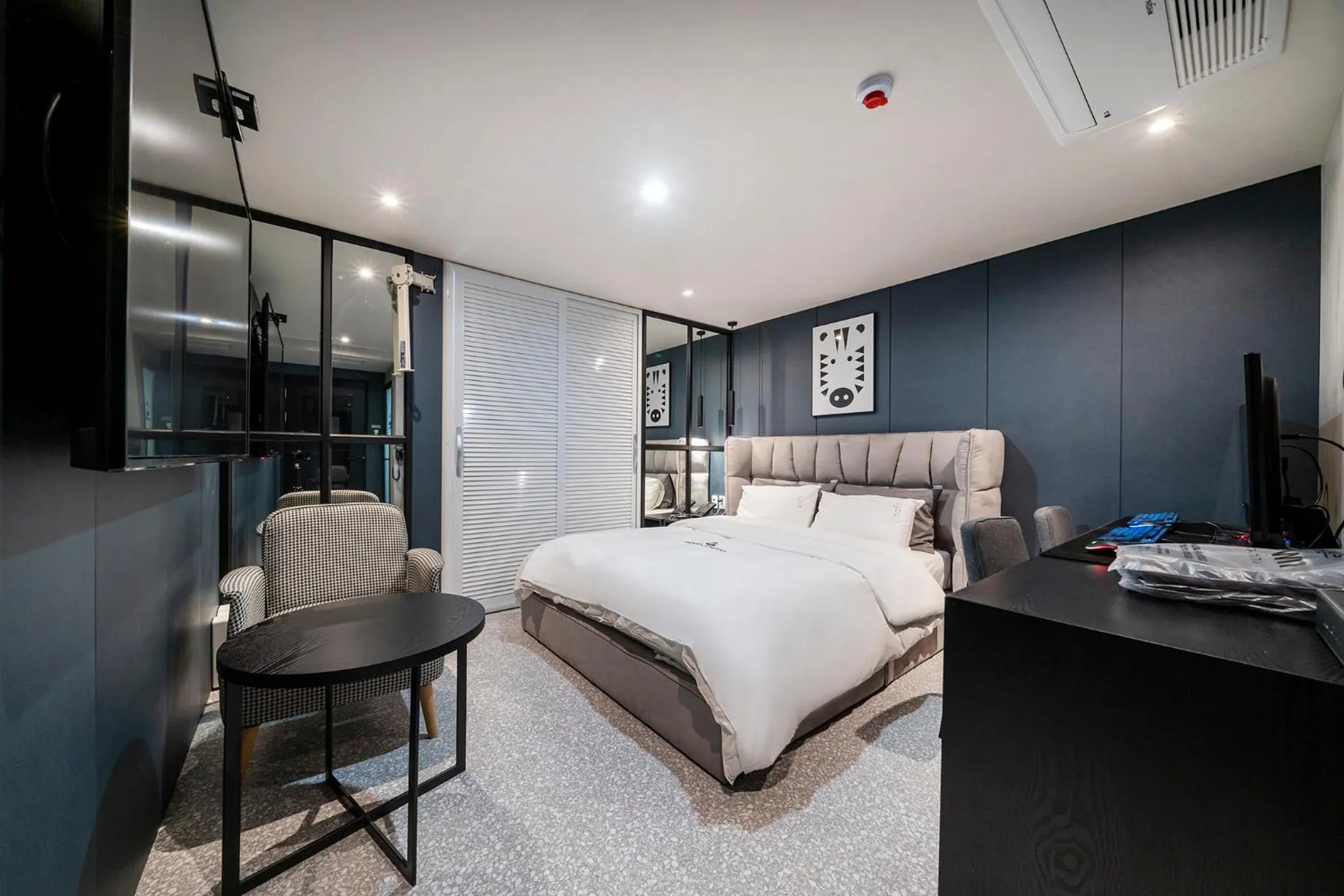 Bed in Gorilla Hotel