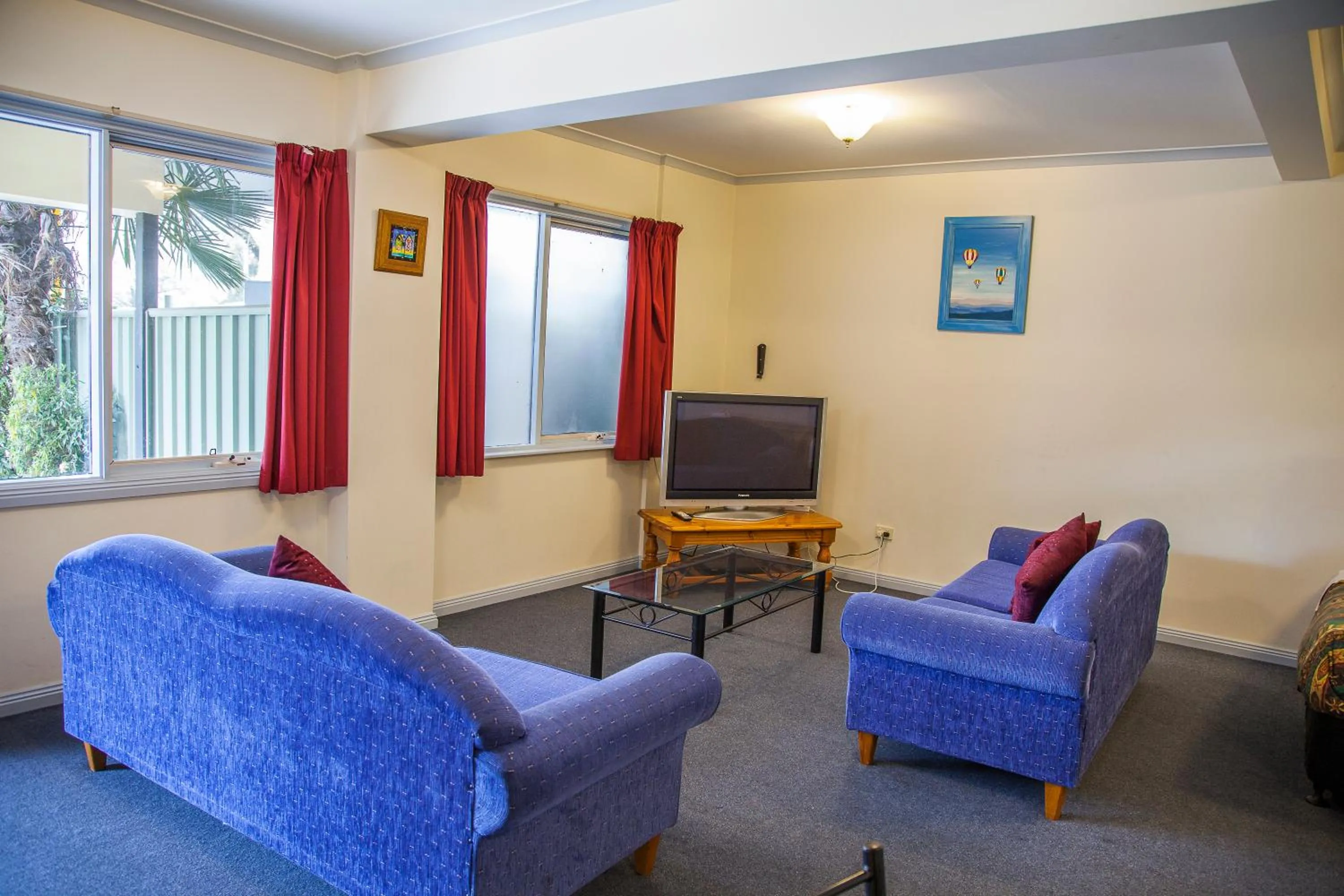 One-Bedroom Apartment in Cherry Lane Apartments