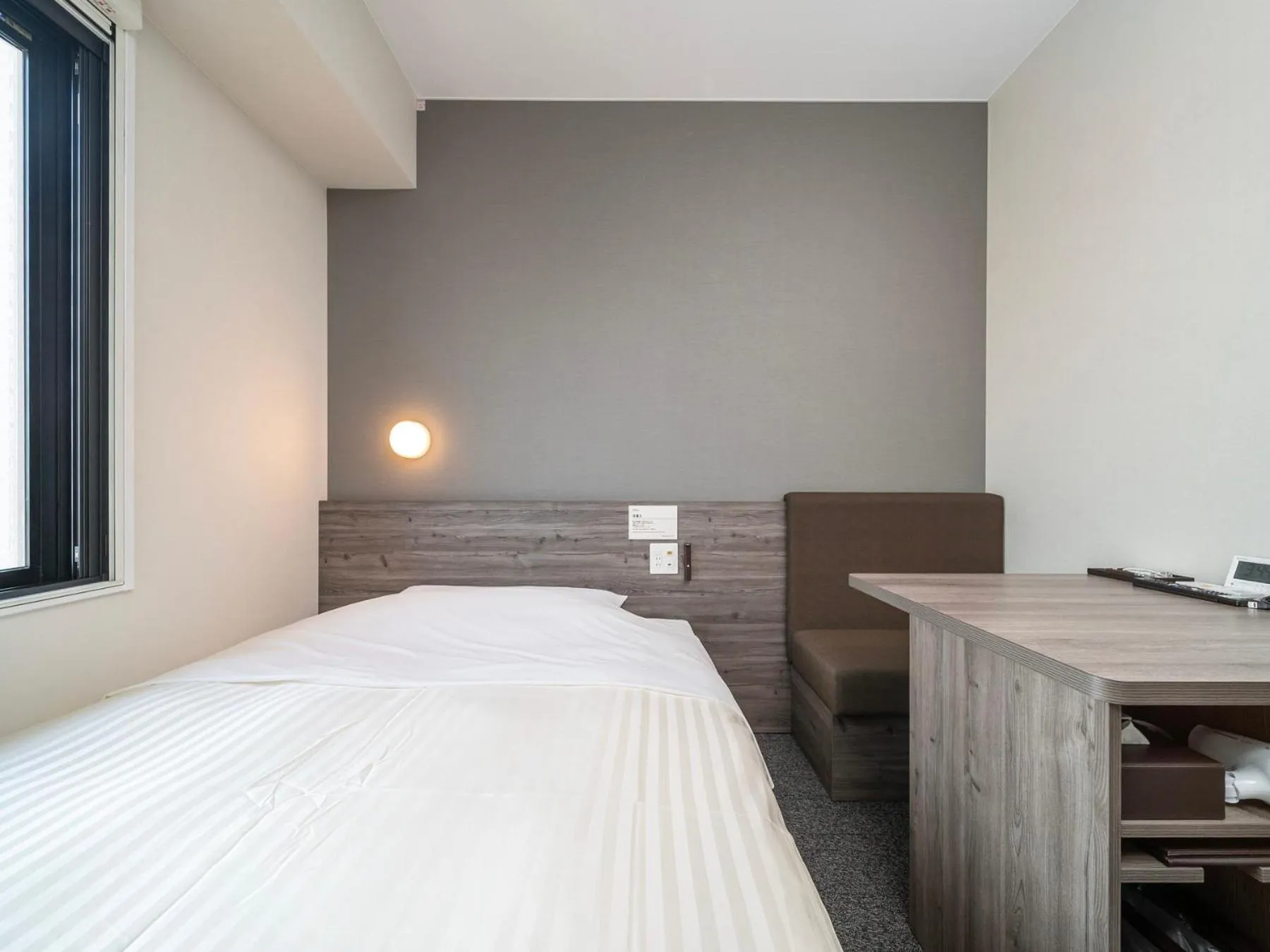 Photo of the whole room, Bed in Super Hotel Kumamoto Ekimae Natural Hot Springs