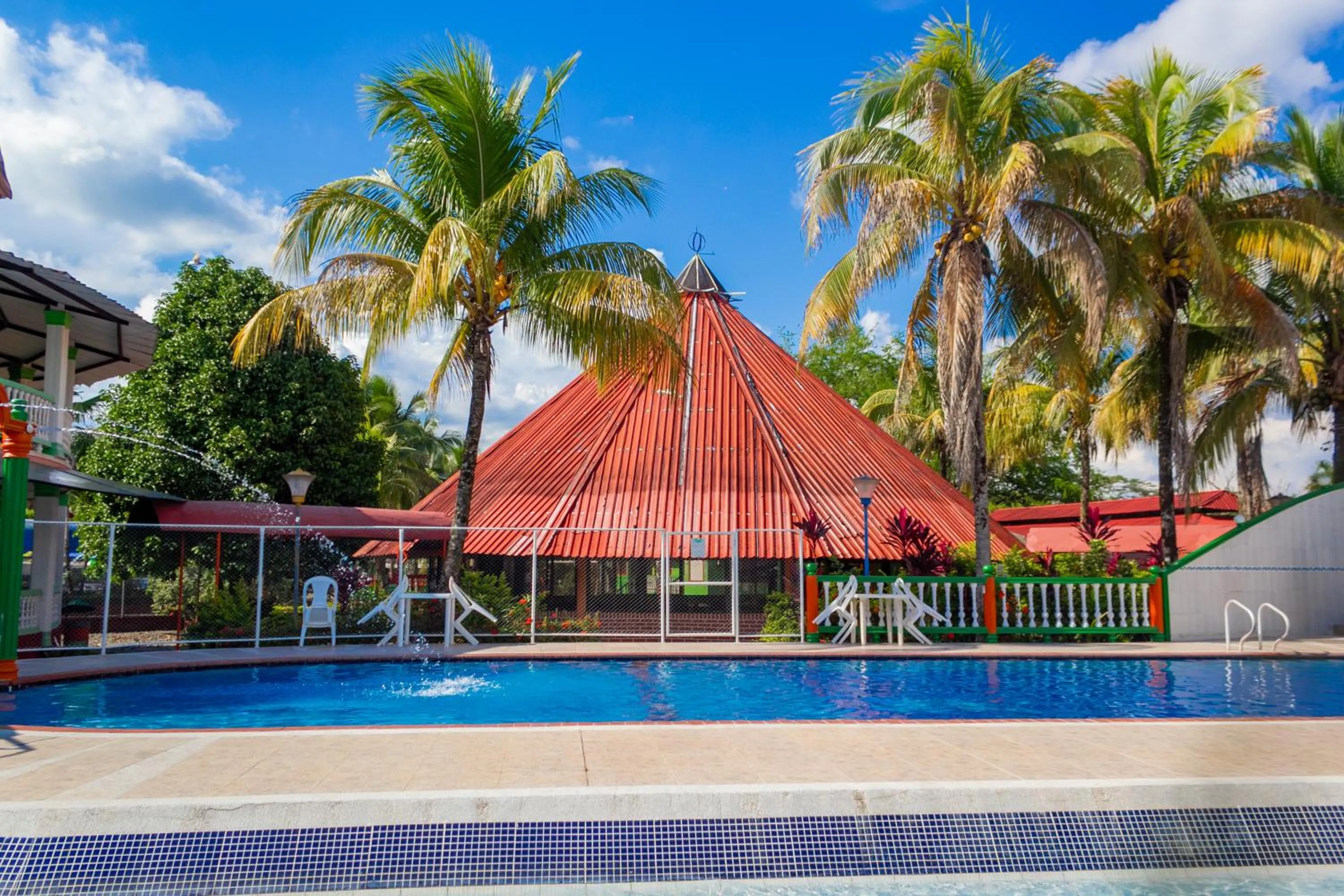 Swimming pool in Hotel y Parque Turístico Navar City
