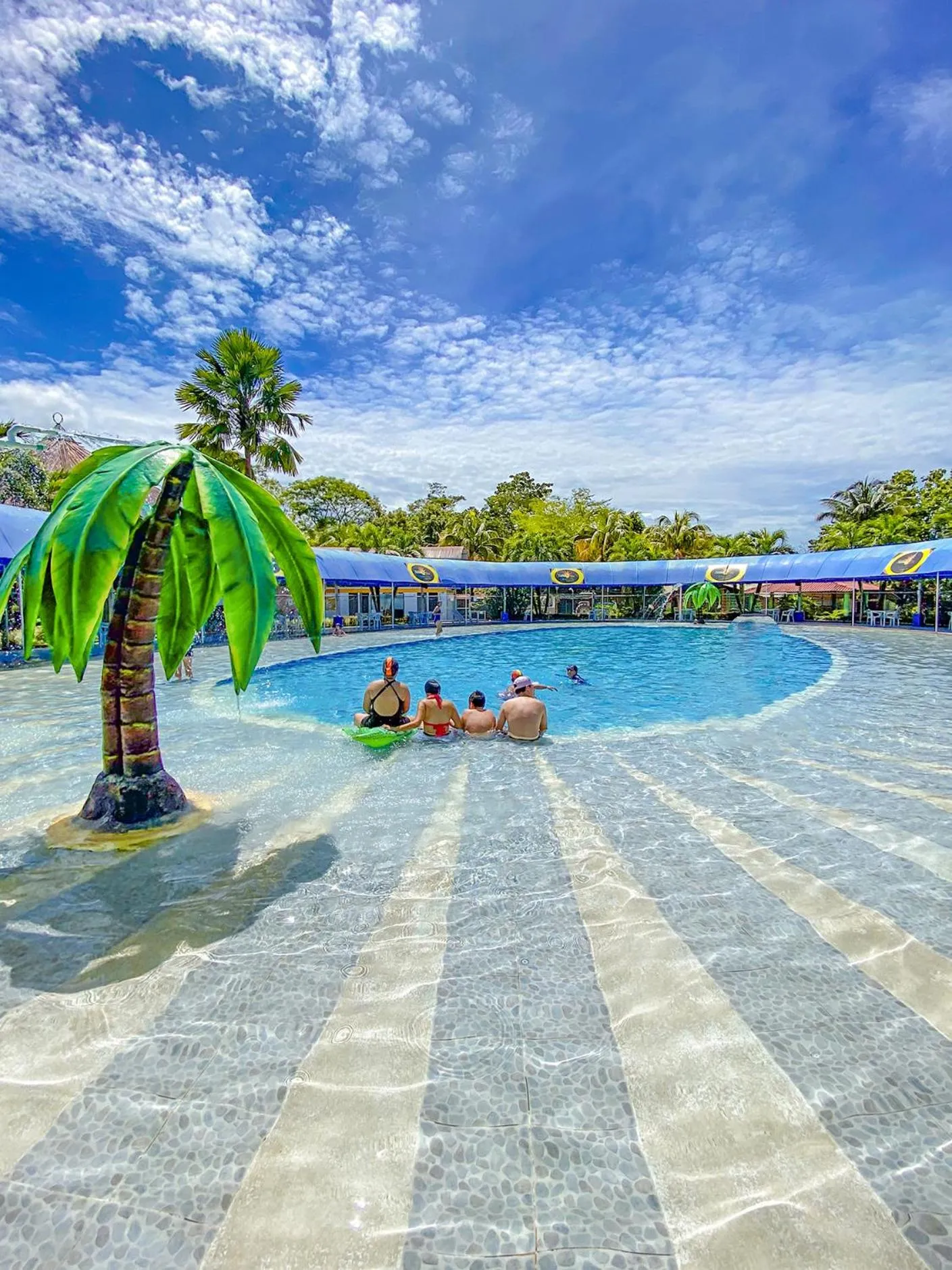Swimming pool in Hotel y Parque Turístico Navar City