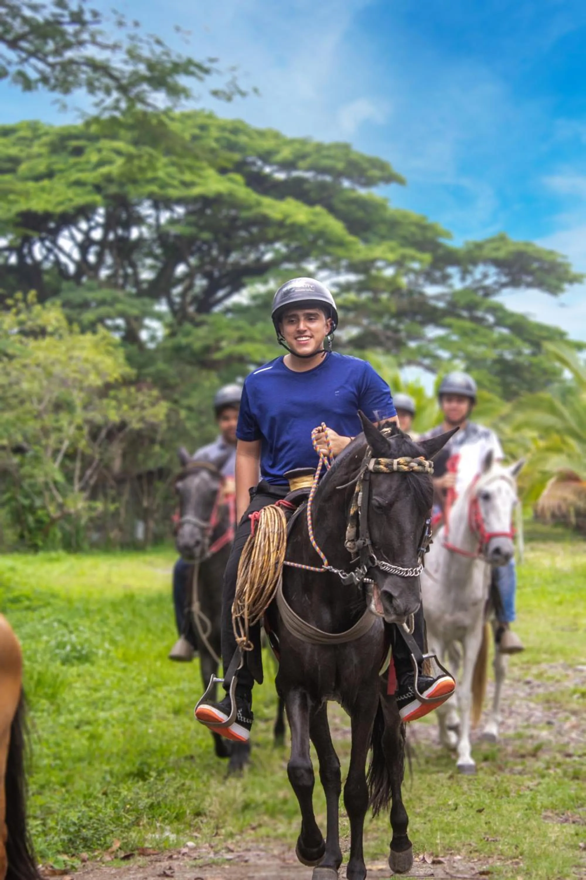 Horse-riding in Hotel y Parque Turístico Navar City