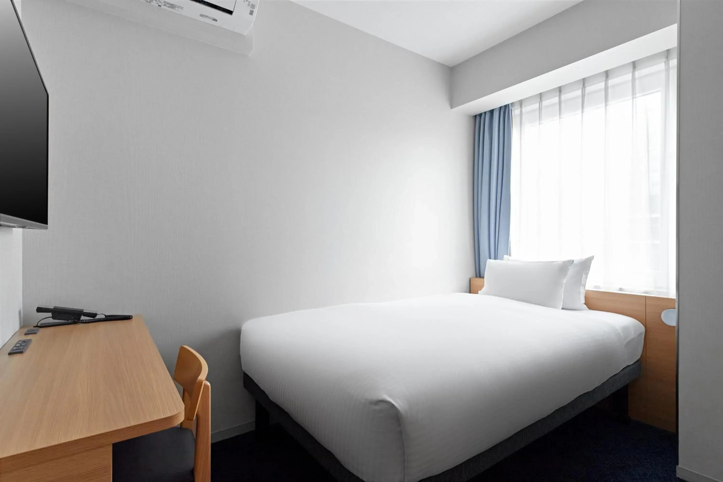 Photo of the whole room, Bed in Sotetsu Fresa Inn Yodoyabashi Photo of the whole room, Bed in Sotetsu Fresa Inn Yodoyabashi