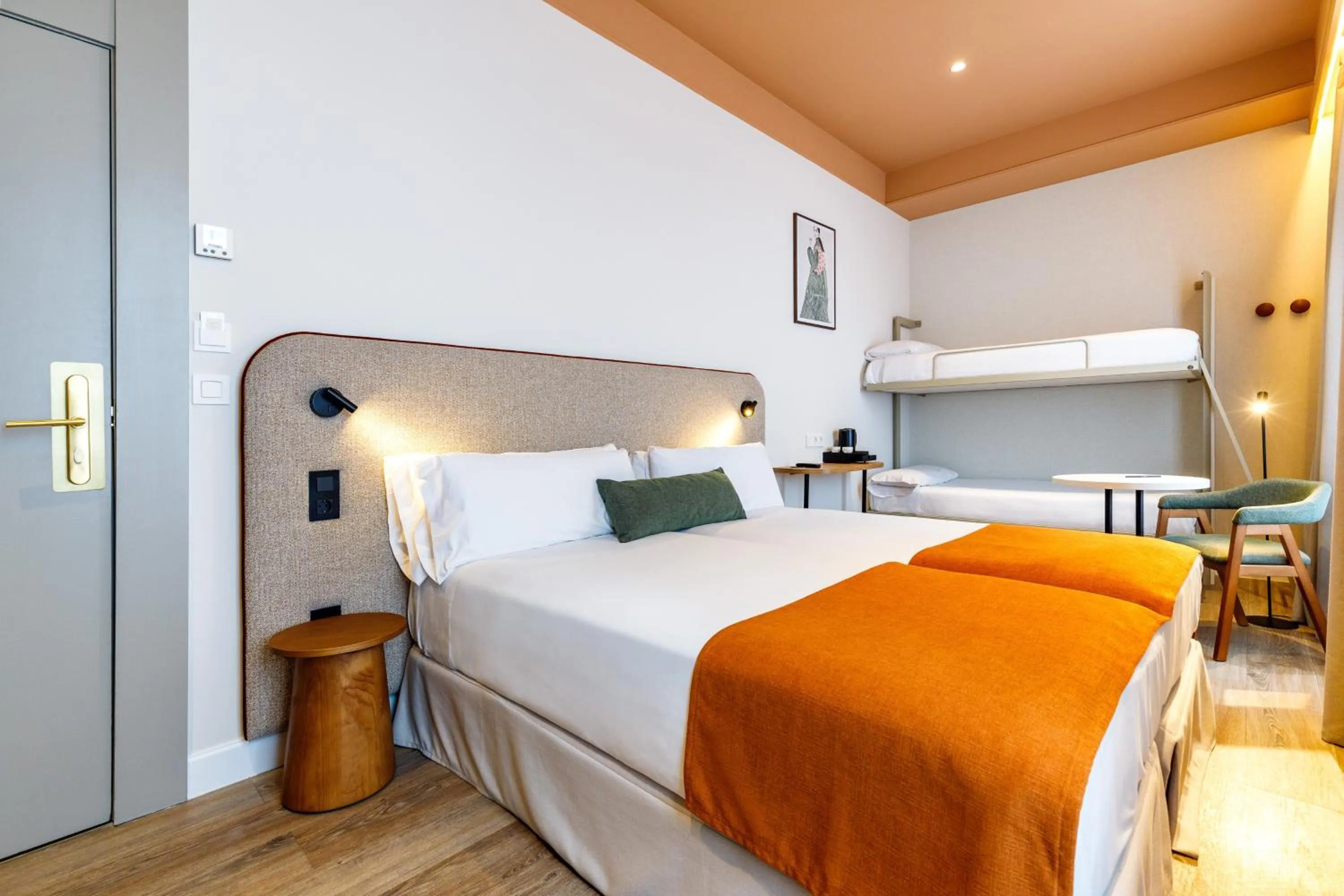 Bed in Petit Palace Puerta del Sol