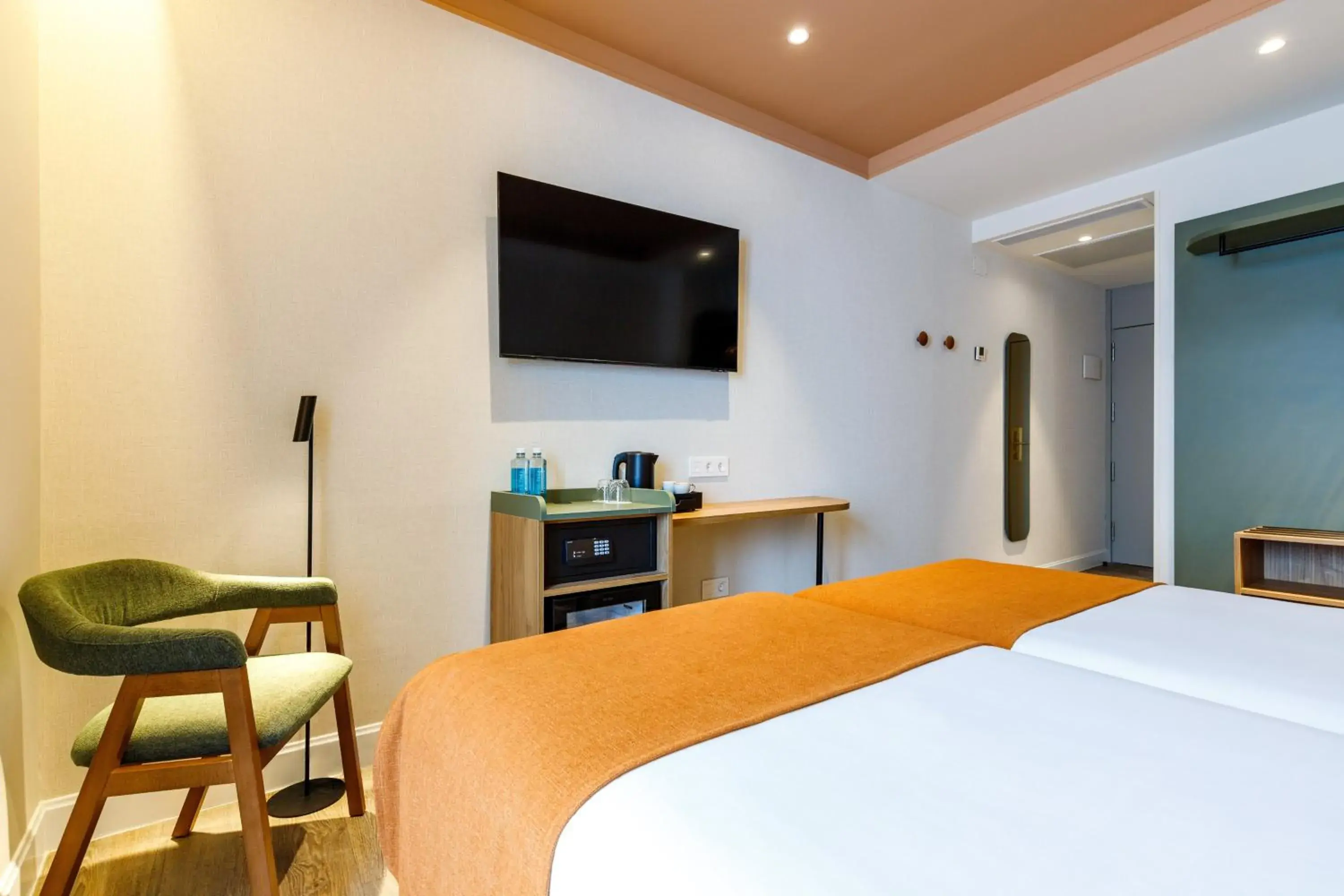 Bed in Petit Palace Puerta del Sol Bed in Petit Palace Puerta del Sol