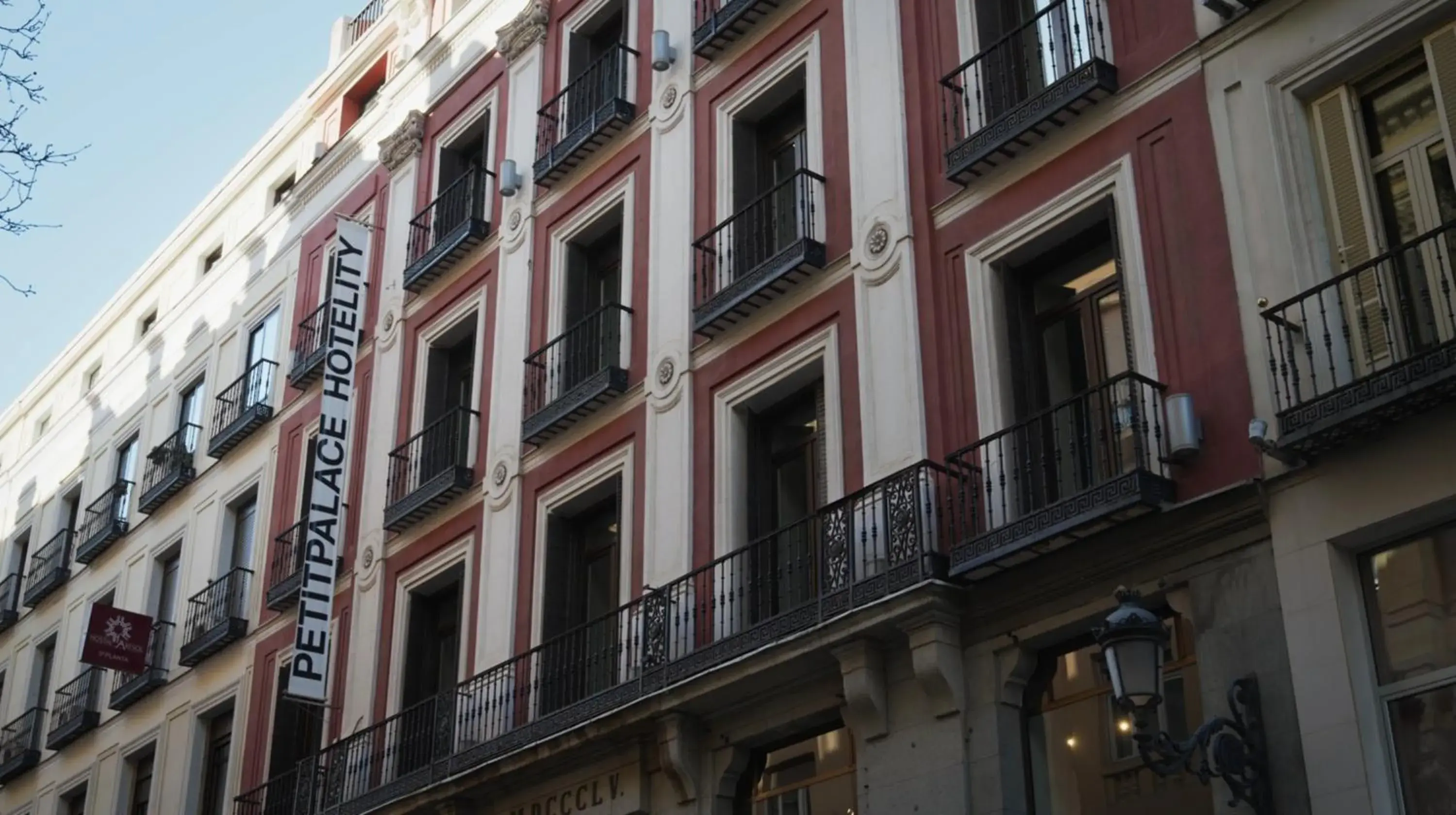 Facade/entrance in Petit Palace Puerta del Sol Facade/entrance in Petit Palace Puerta del Sol