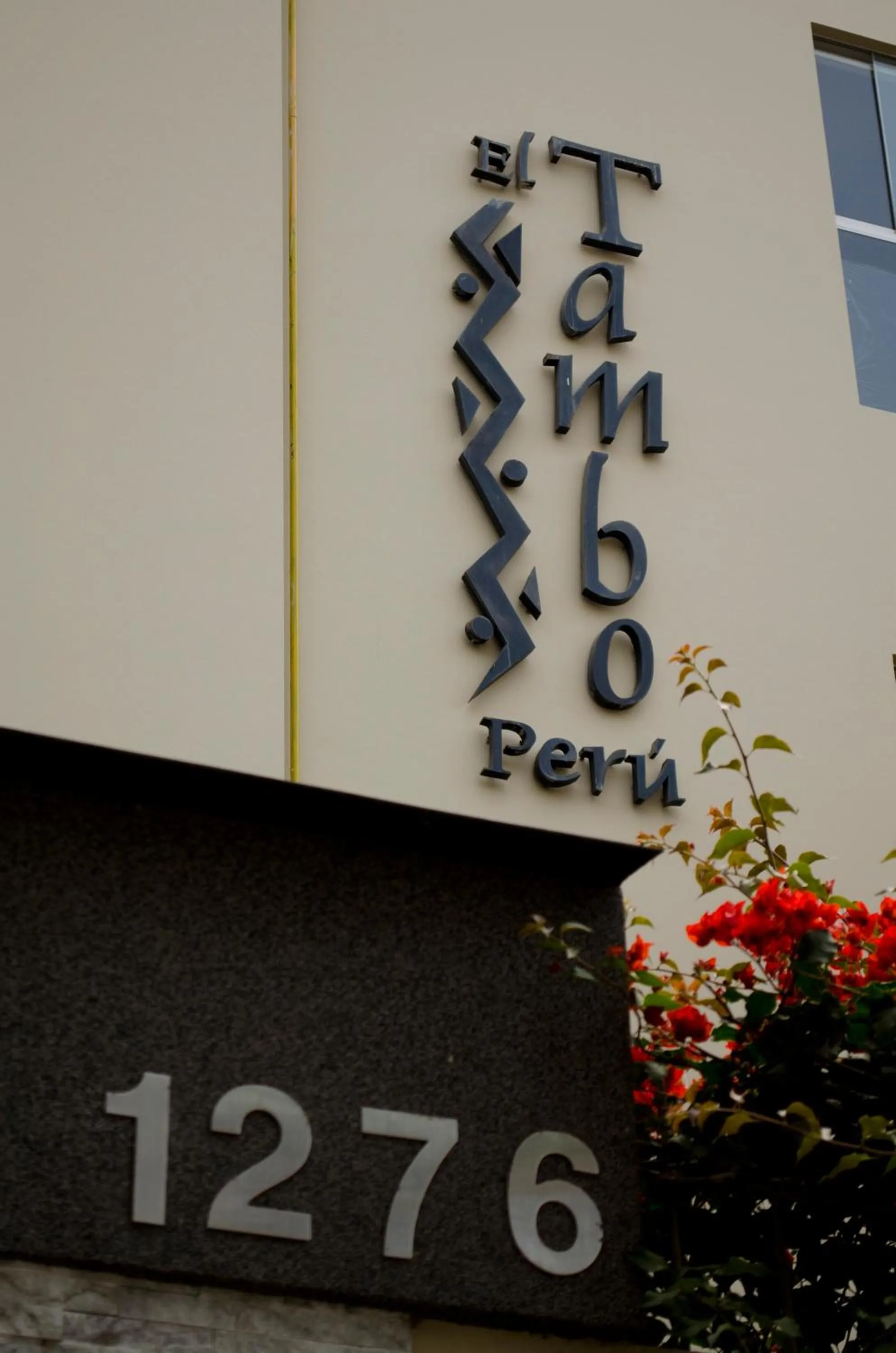 Property logo or sign in El Tambo 1