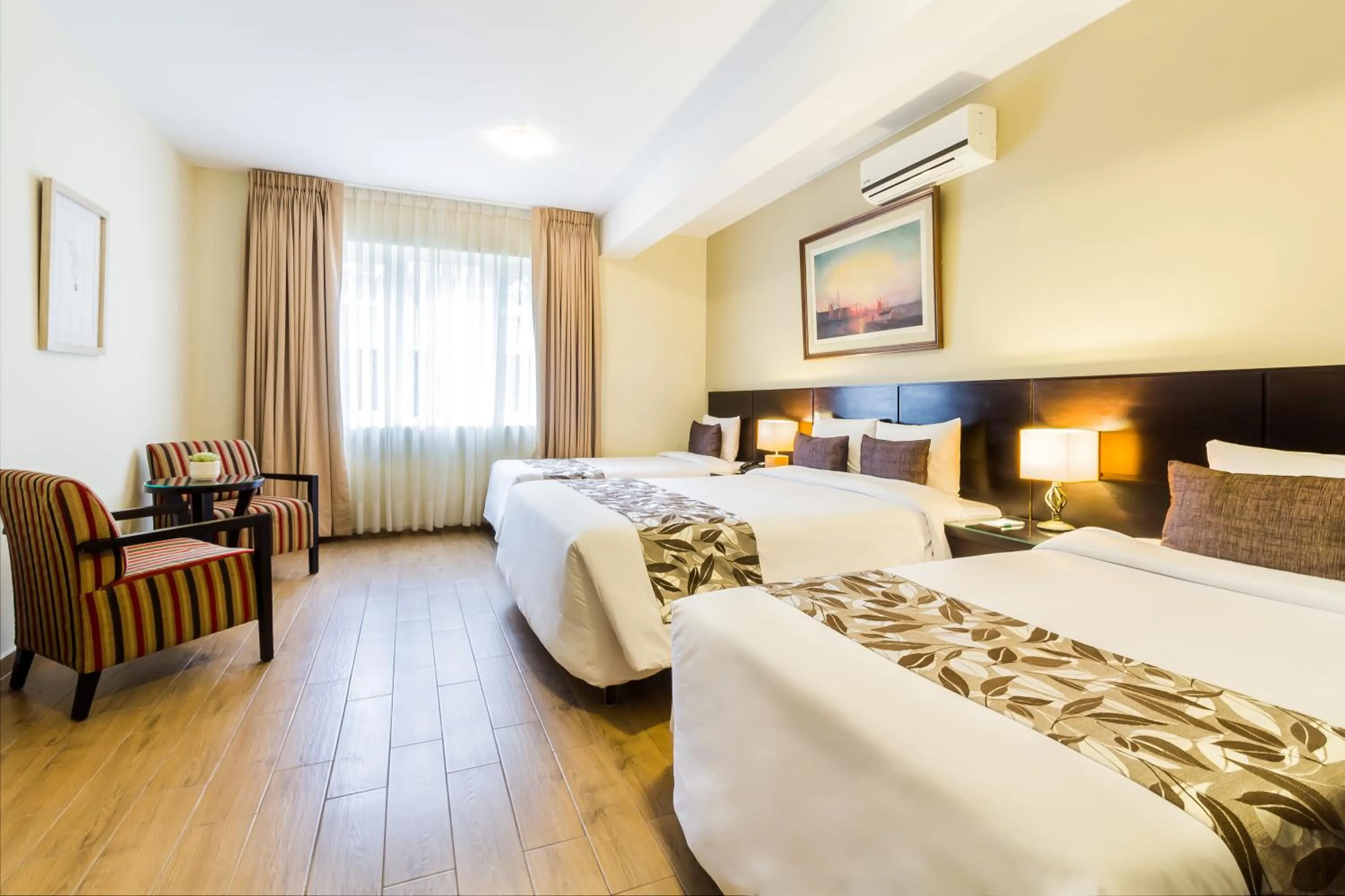 Photo of the whole room, Bed in El Tambo 1