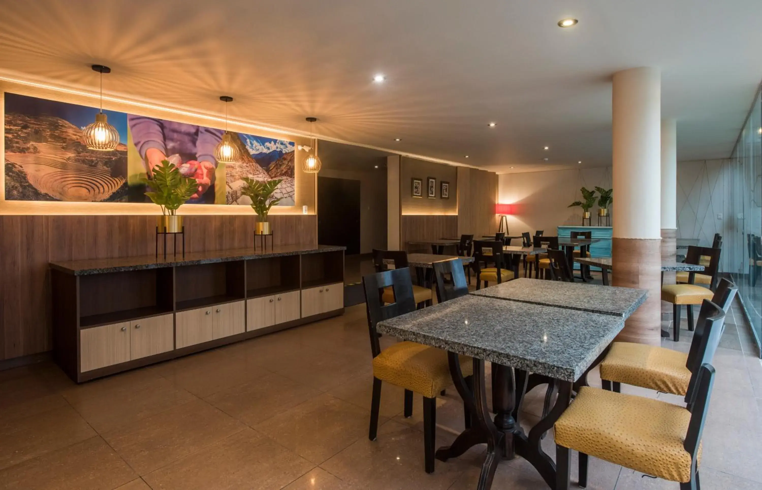 Restaurant/places to eat in El Tambo 1 Restaurant/places to eat in El Tambo 1