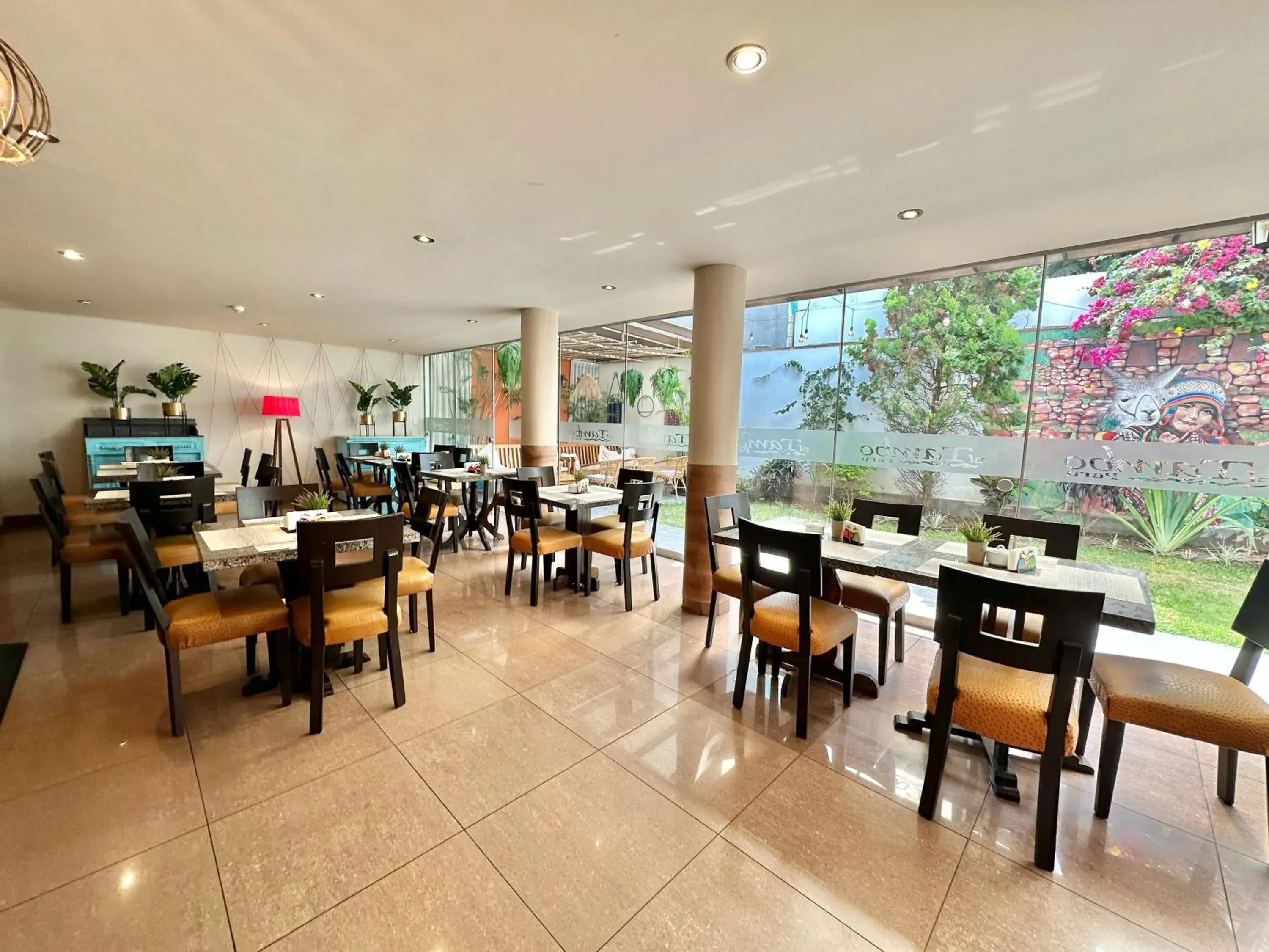 Restaurant/places to eat in El Tambo 1 Restaurant/places to eat in El Tambo 1