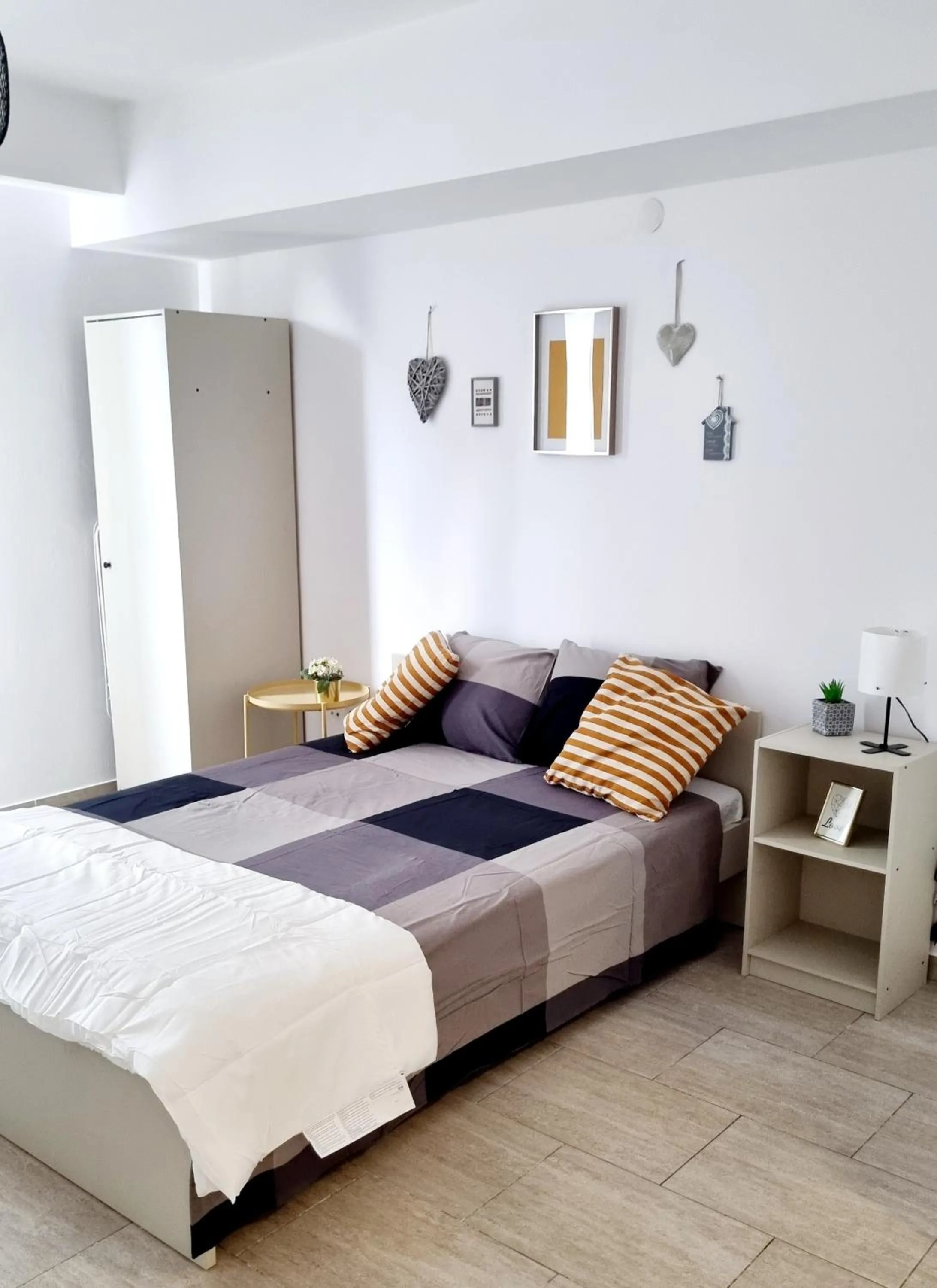 Bed in Studio Central Exer III
