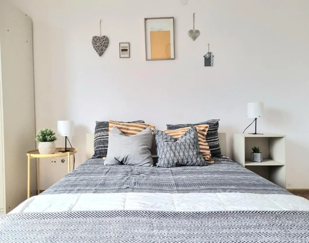 Bed in Studio Central Exer III