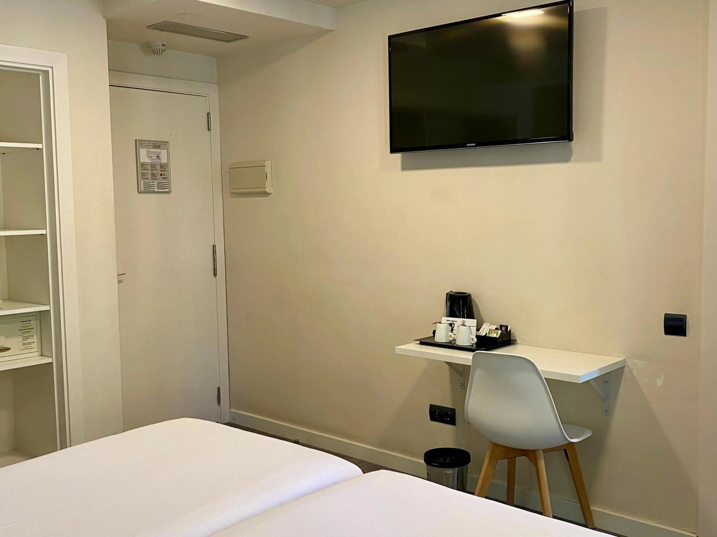 Double Room with Extra Bed in BCN Urbaness Hotels Del Comte