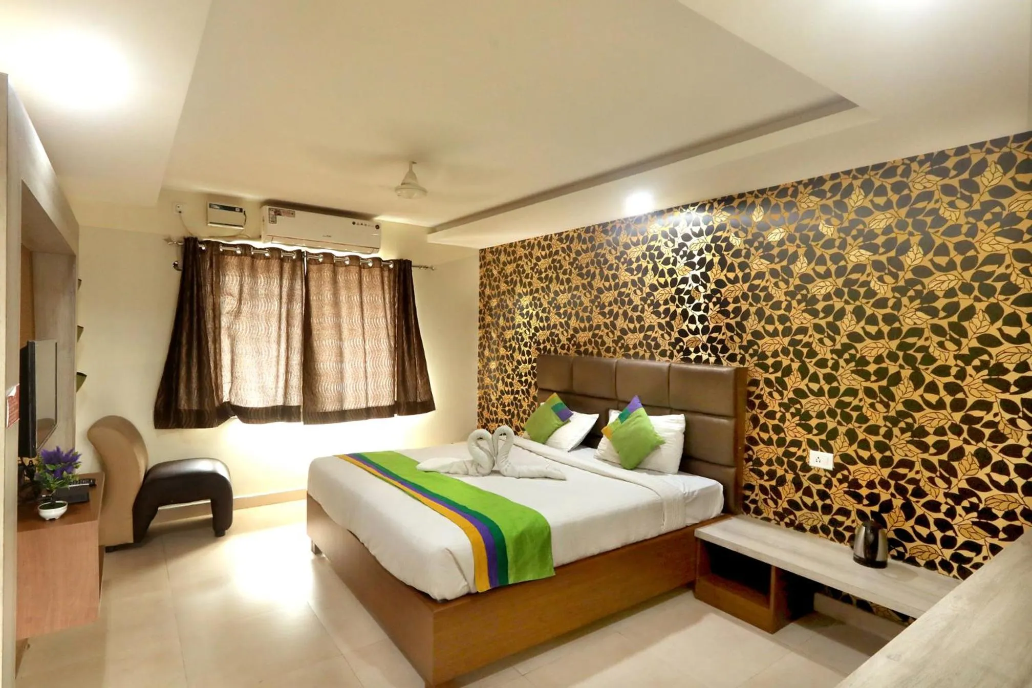 Bed in Sekaran Hotel OMR