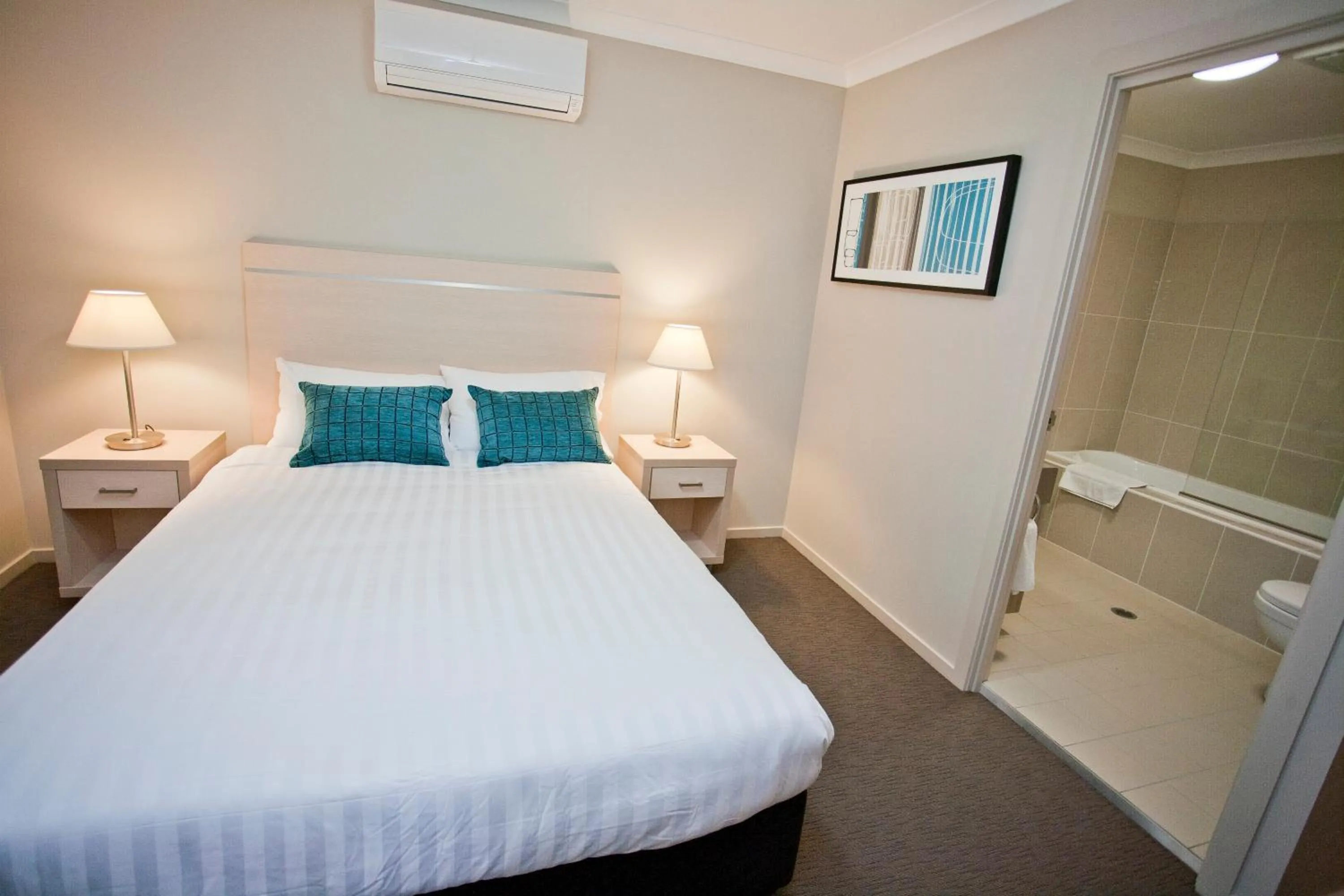 Bedroom, Bed in Stonewood Villas