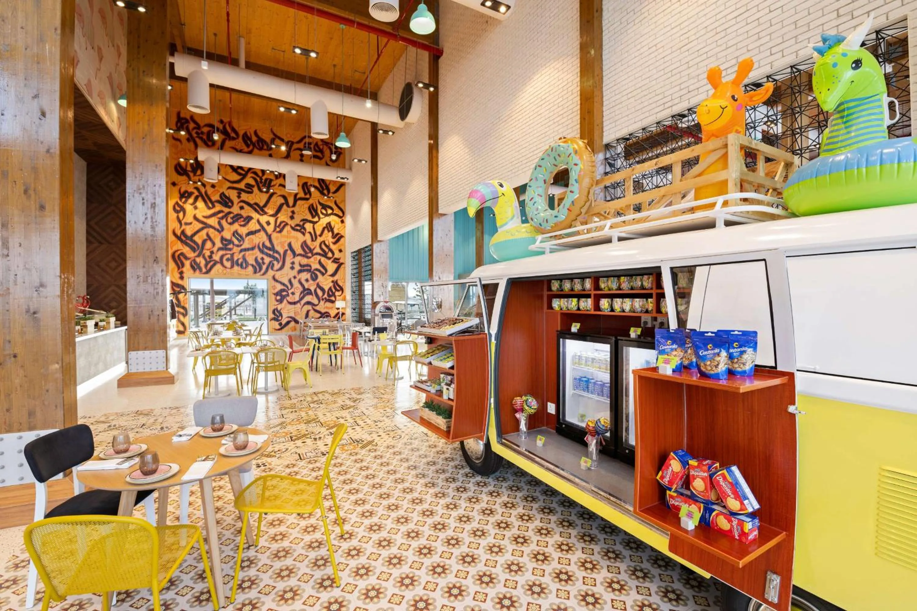 Restaurant/places to eat in Fuwairit Kite Beach, Tapestry Collection By Hilton