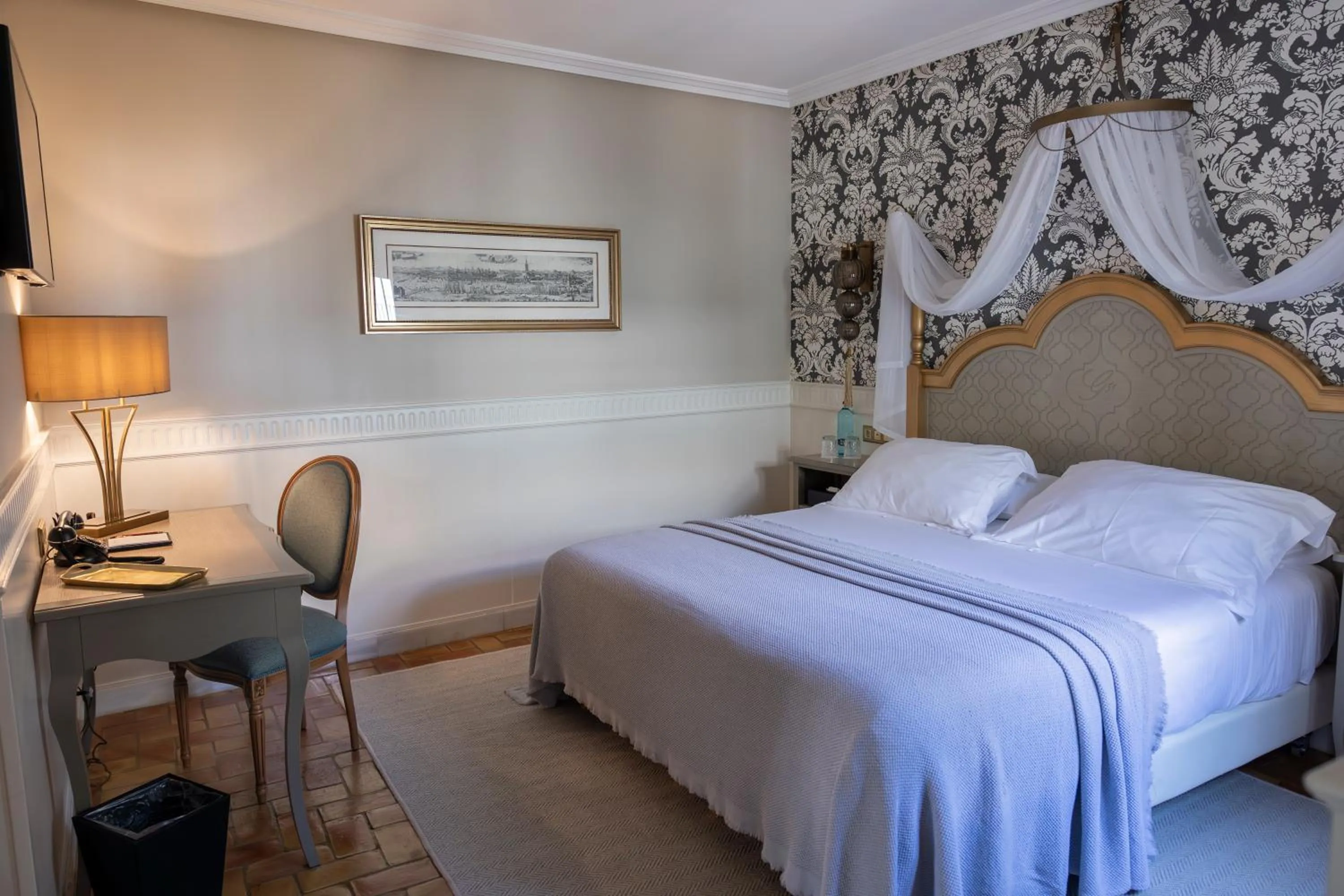 Bed in Hotel Gravina 51