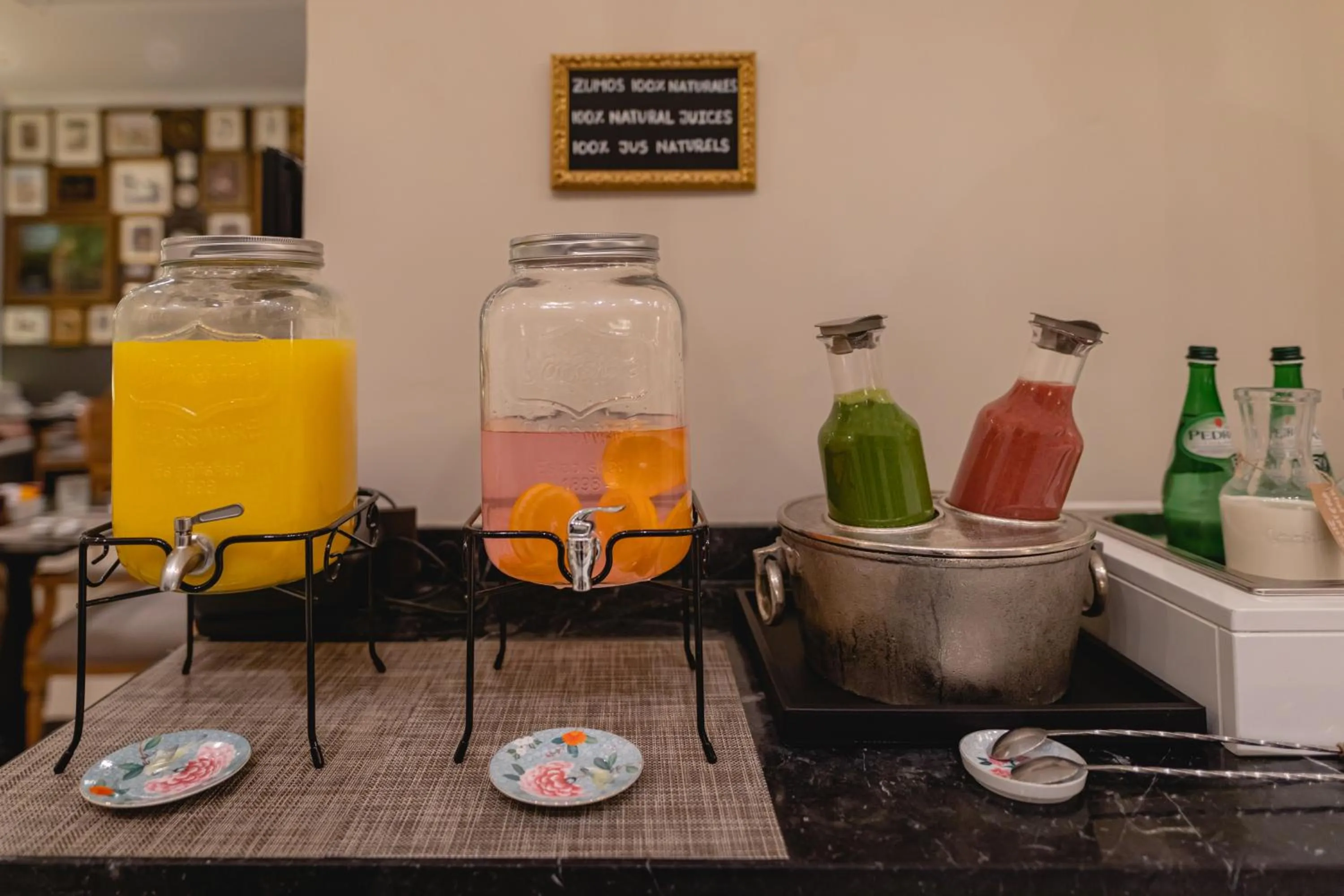 Buffet breakfast in Hotel Gravina 51