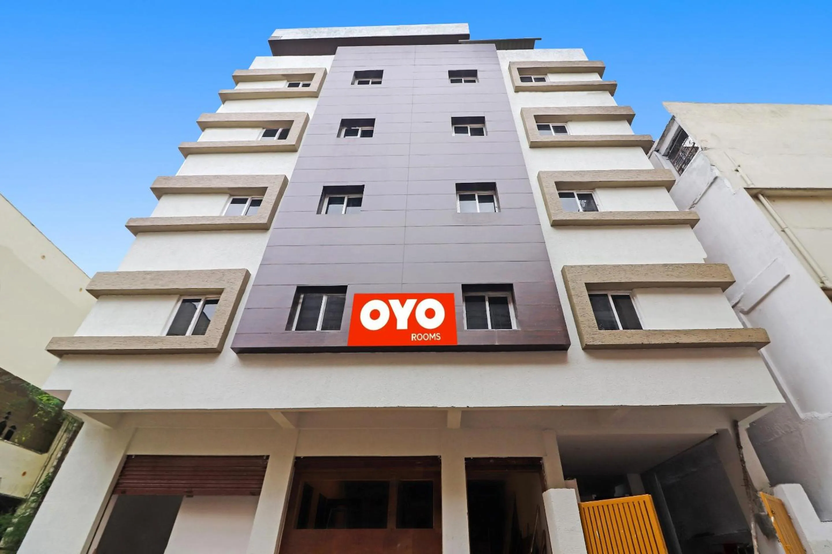 Facade/entrance in Hotel O Night Eye