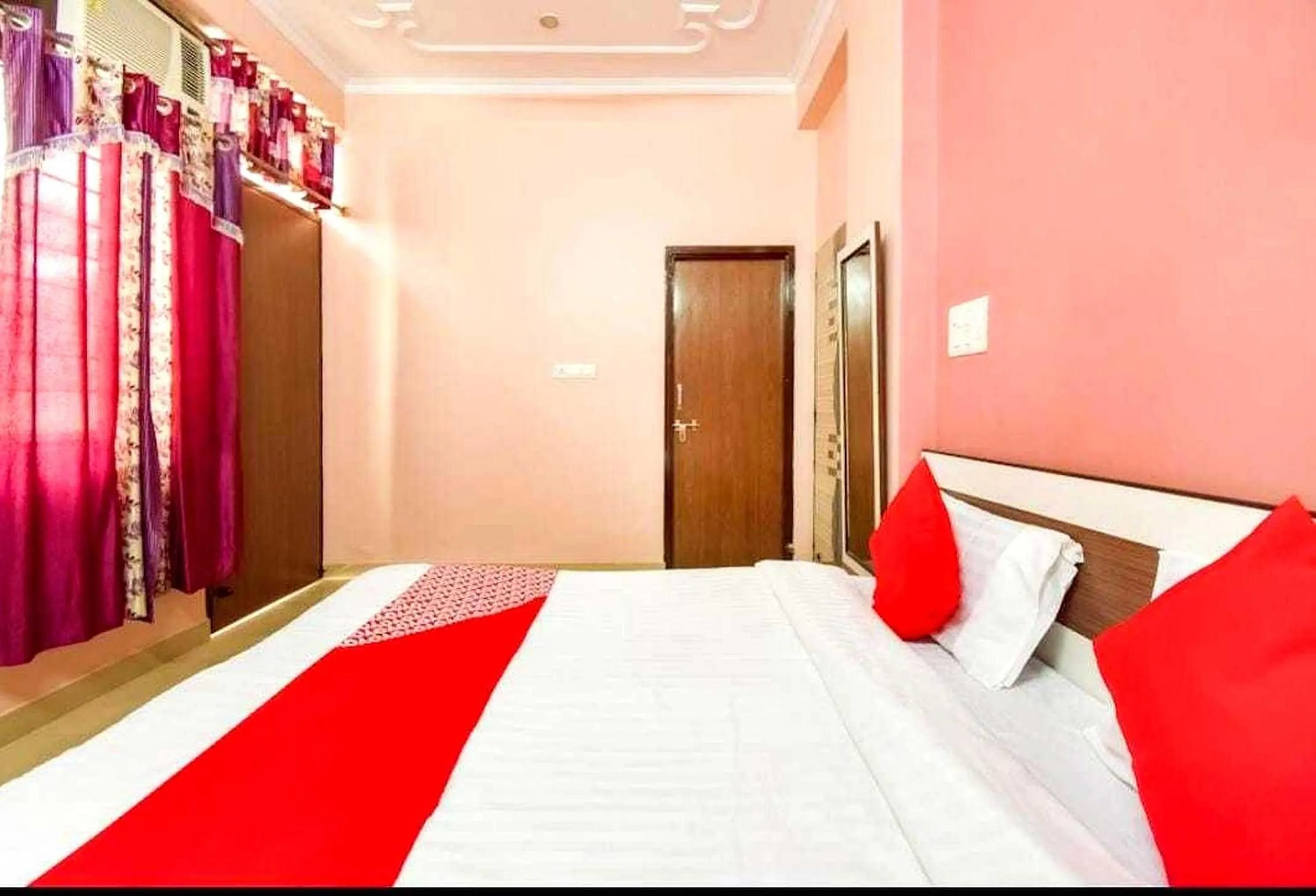 Bedroom, Bed in Hotel O by OYO CASTLE HOME STAY