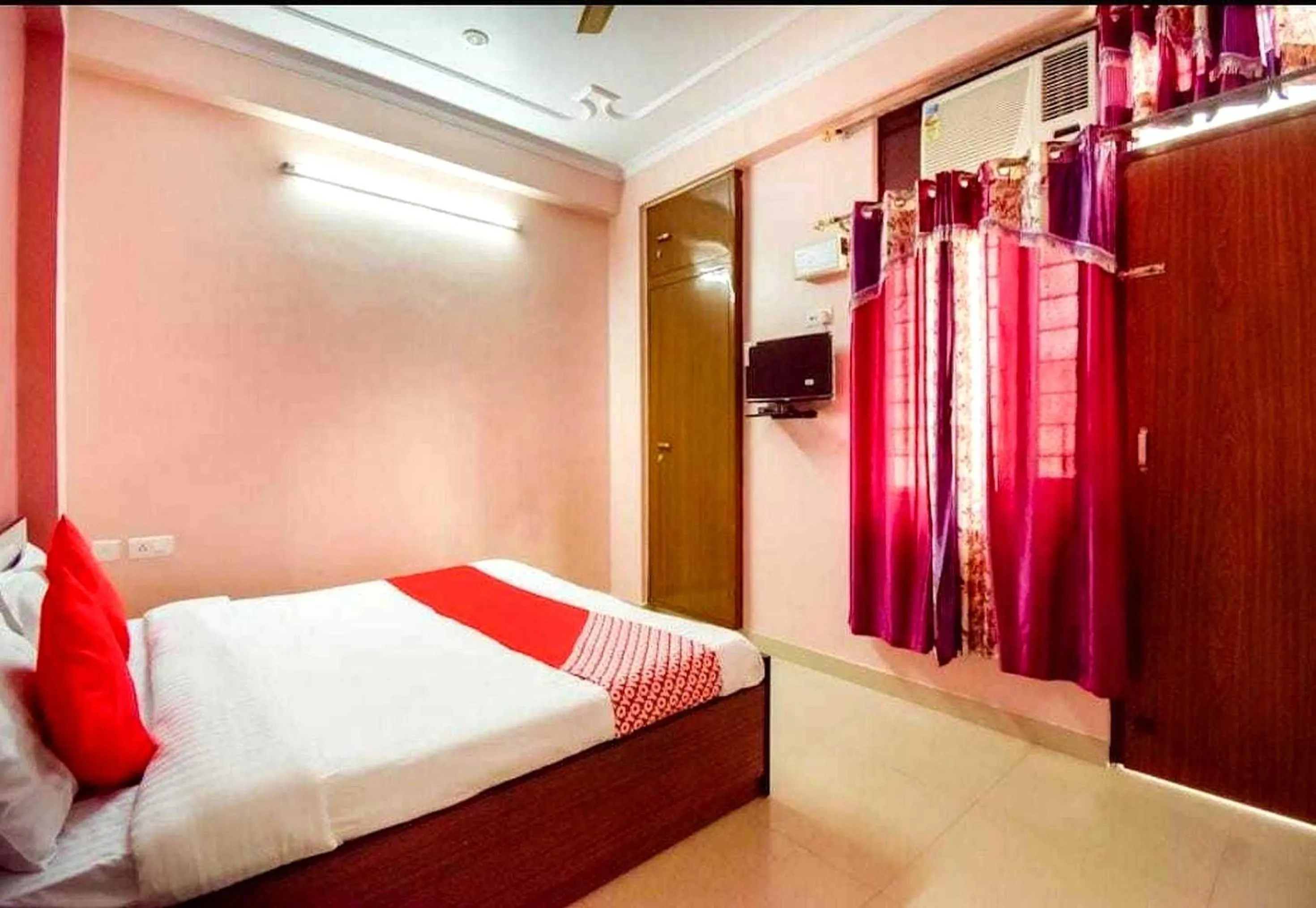 Bedroom, Bed in Hotel O by OYO CASTLE HOME STAY