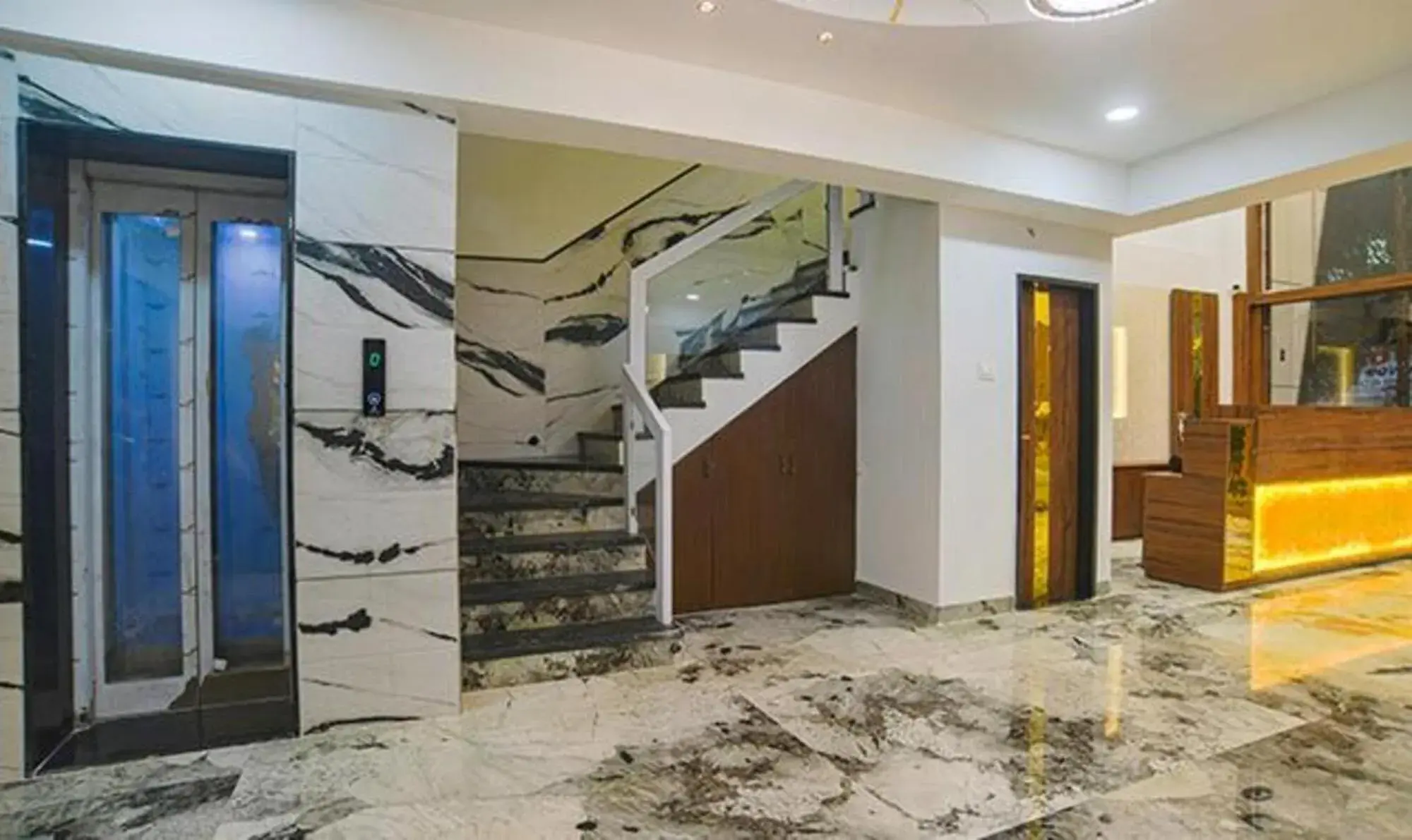 elevator in FabHotel Elite Residency elevator in FabHotel Elite Residency