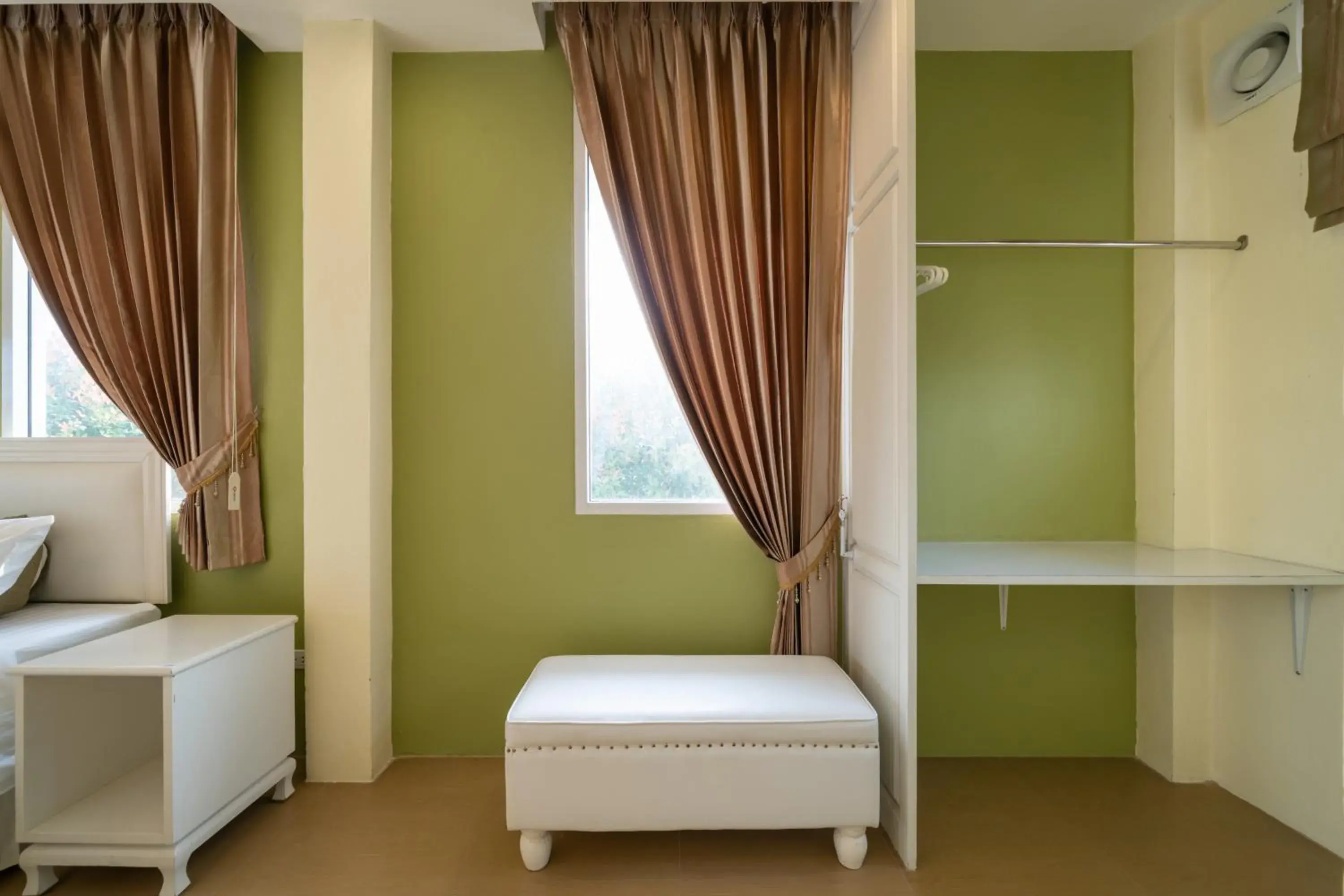 Bed in Banlomnow Bed in Banlomnow