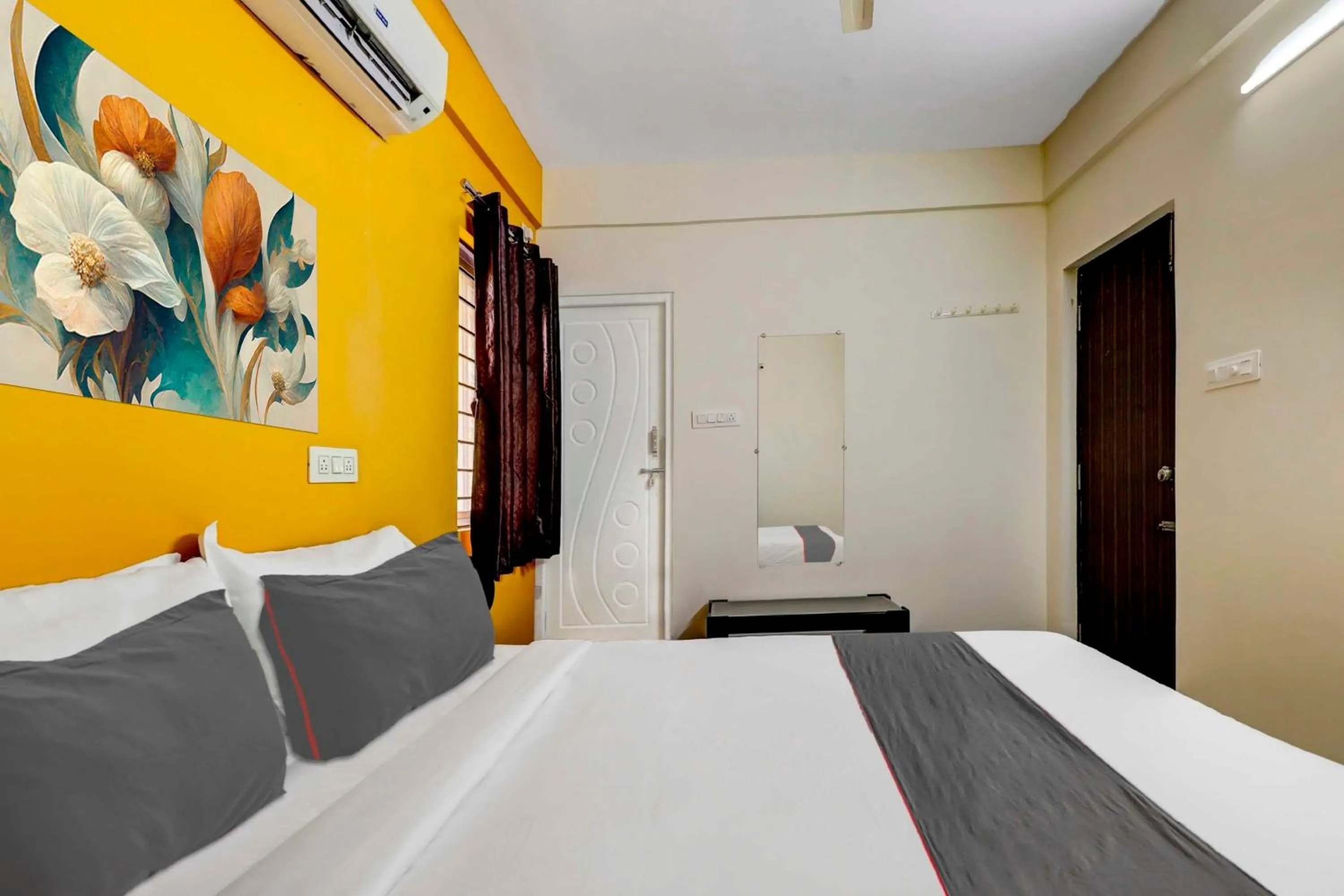 Bedroom, Bed in Super Collection O Olive