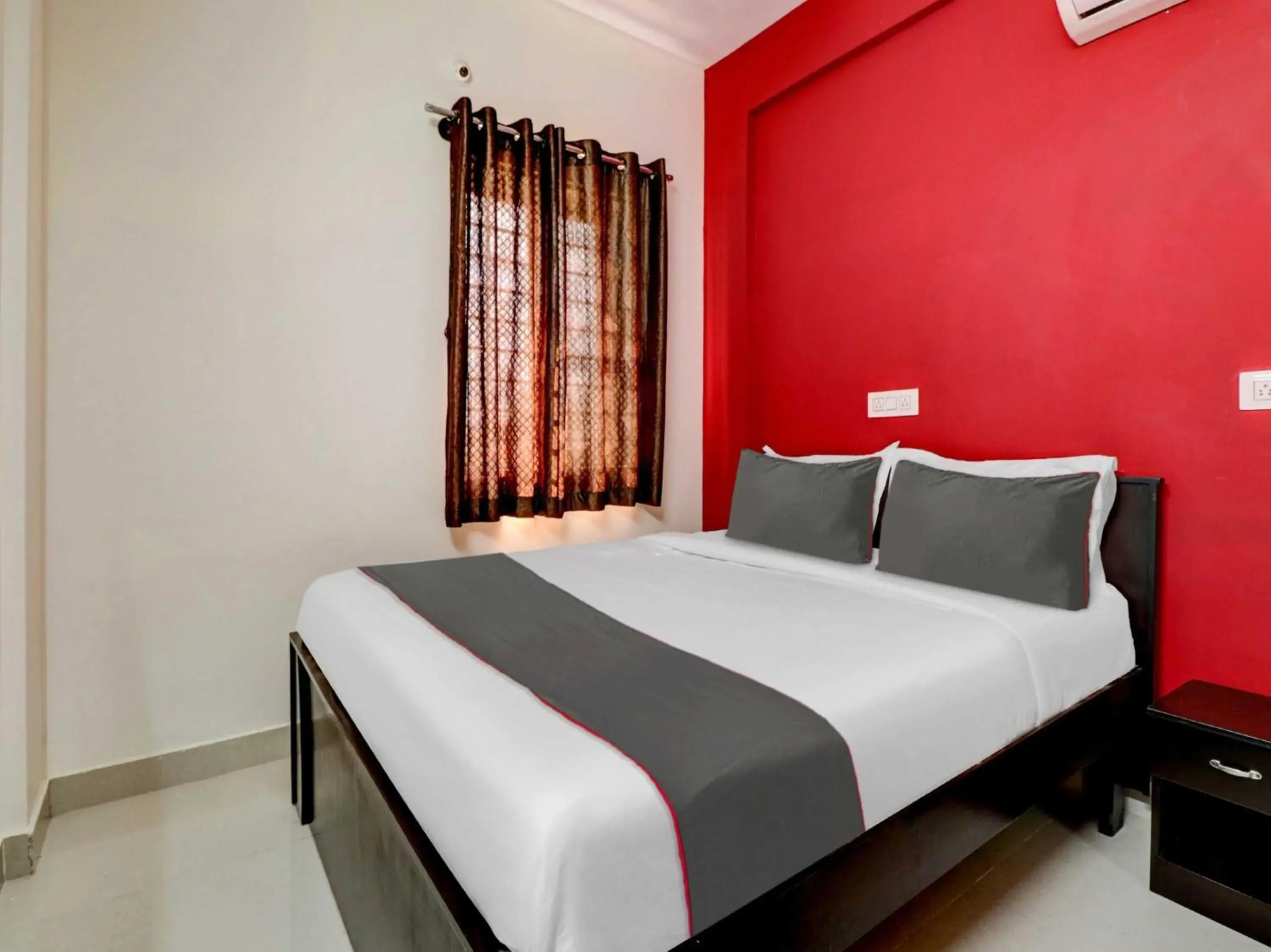 Bedroom, Bed in Super Collection O Olive Bedroom, Bed in Super Collection O Olive