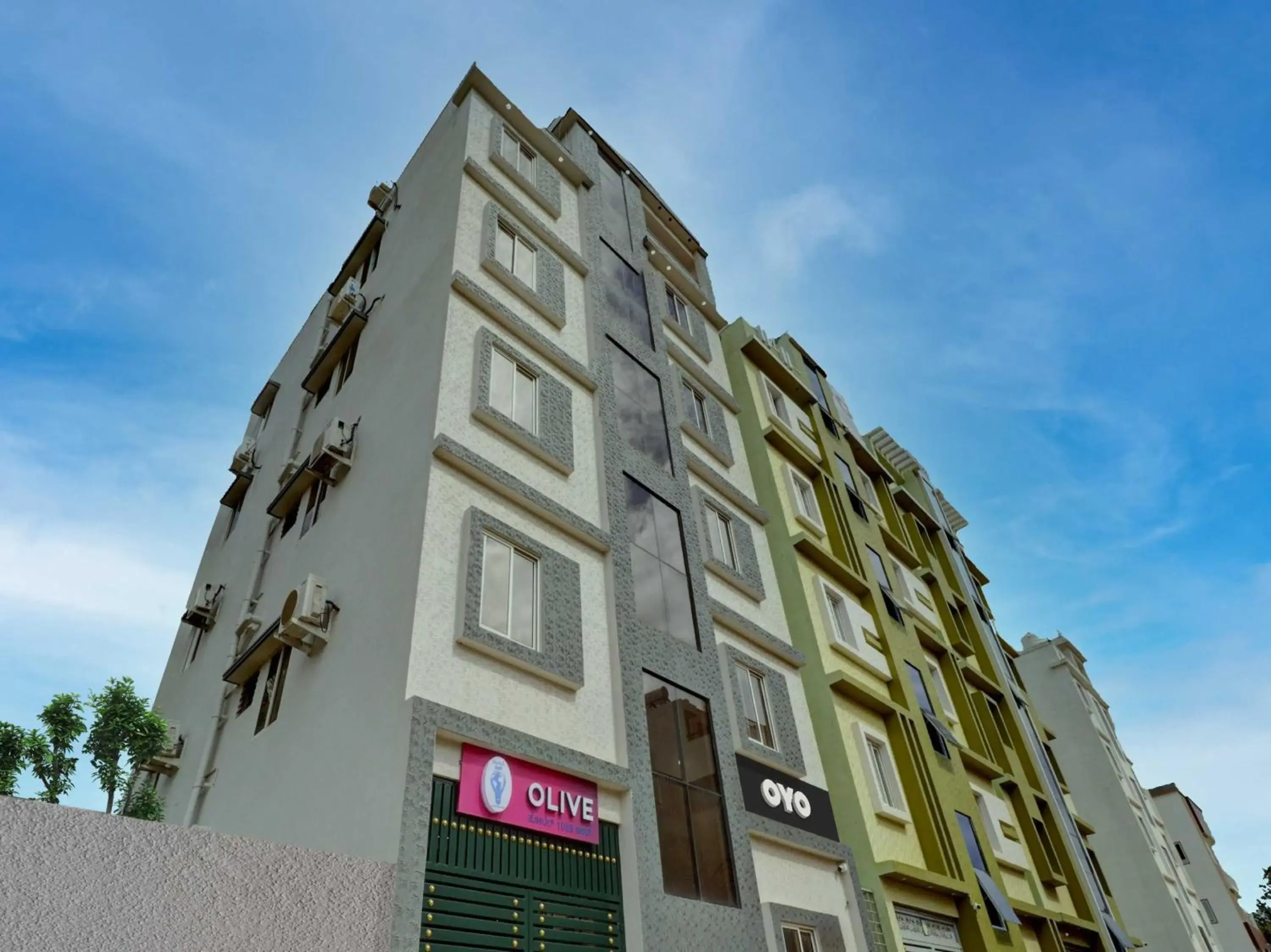 Facade/entrance in Super Collection O Olive Facade/entrance in Super Collection O Olive