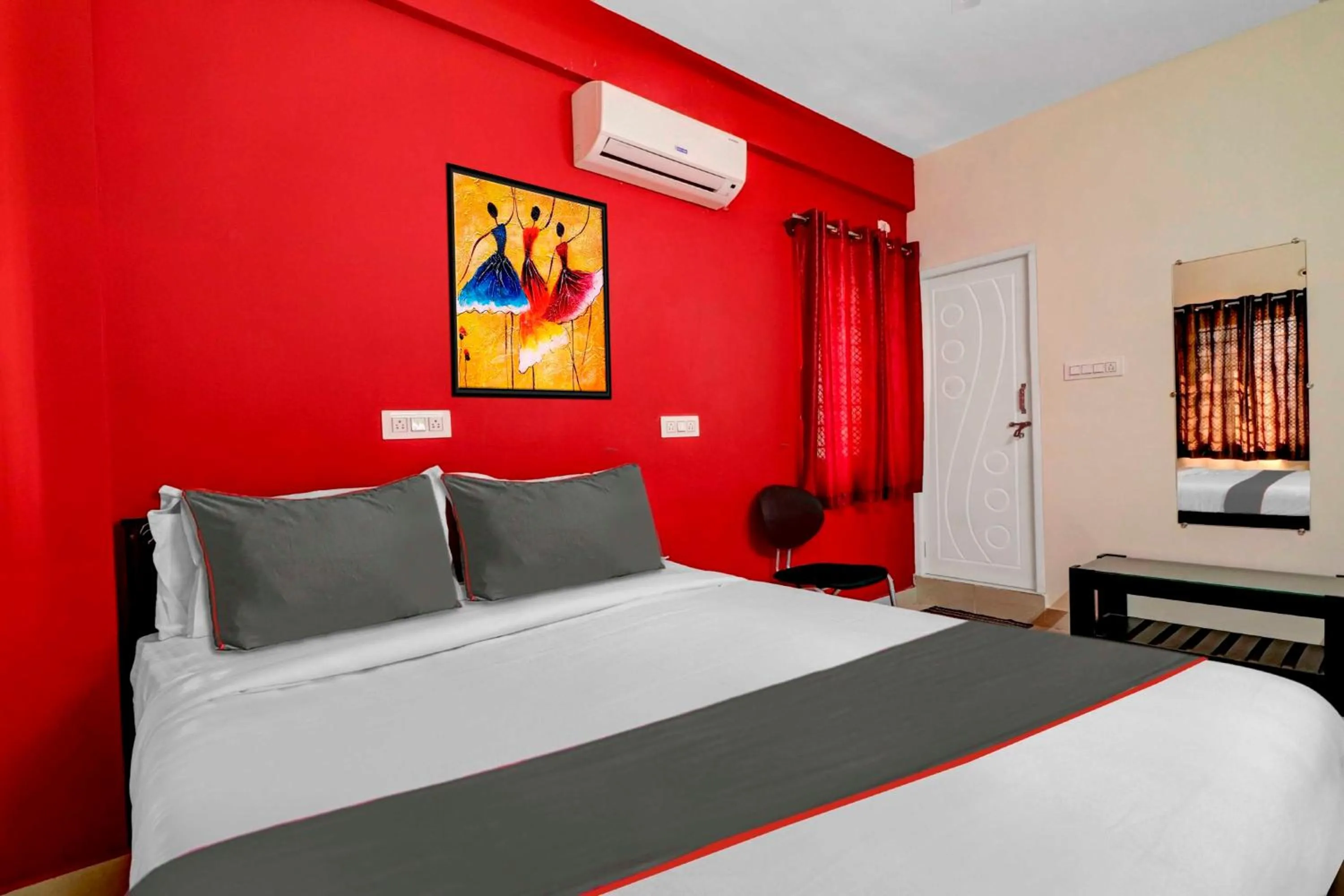 Bedroom, Bed in Super Collection O Olive