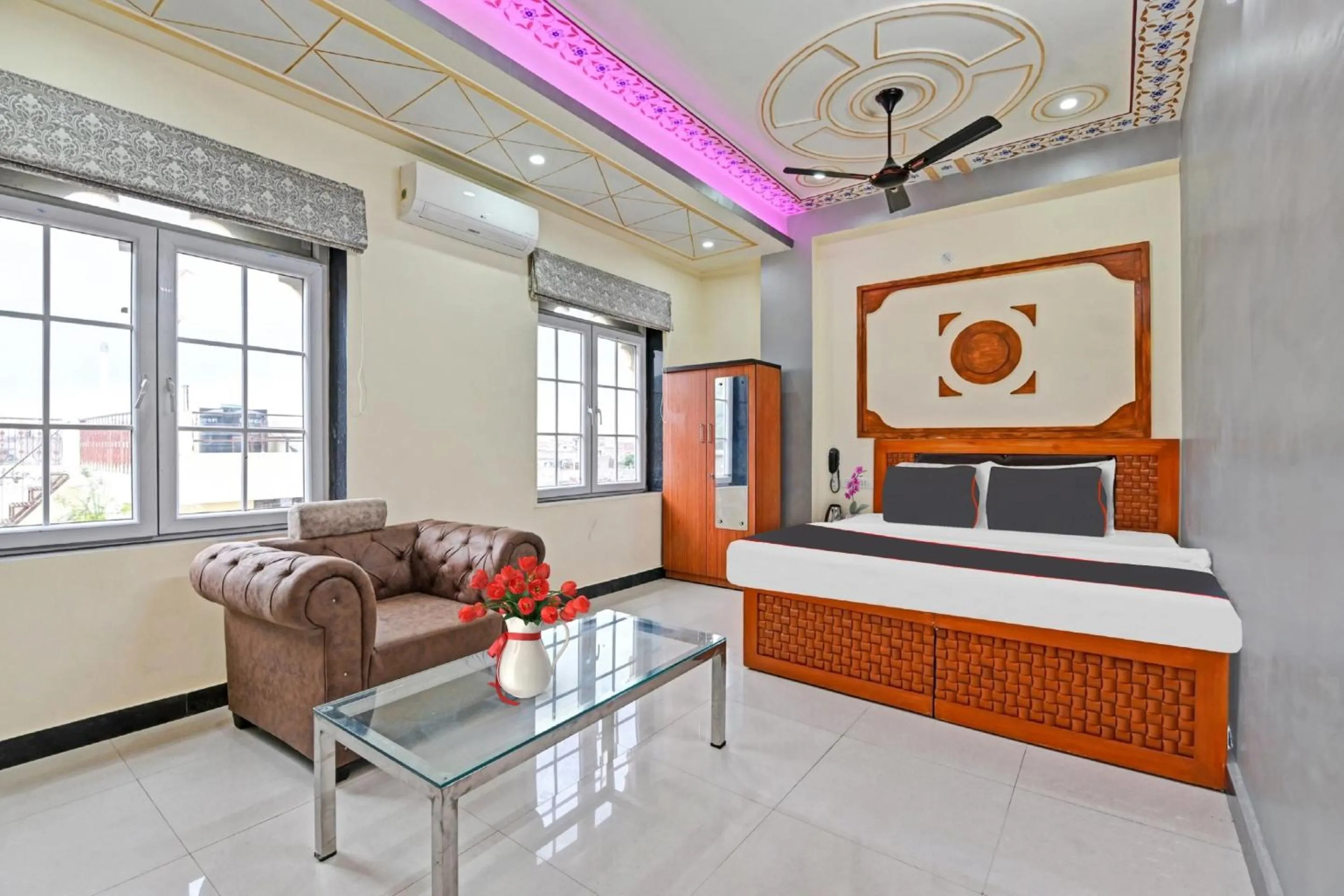 Lobby or reception in Hotel O by OYO Imperial Palace