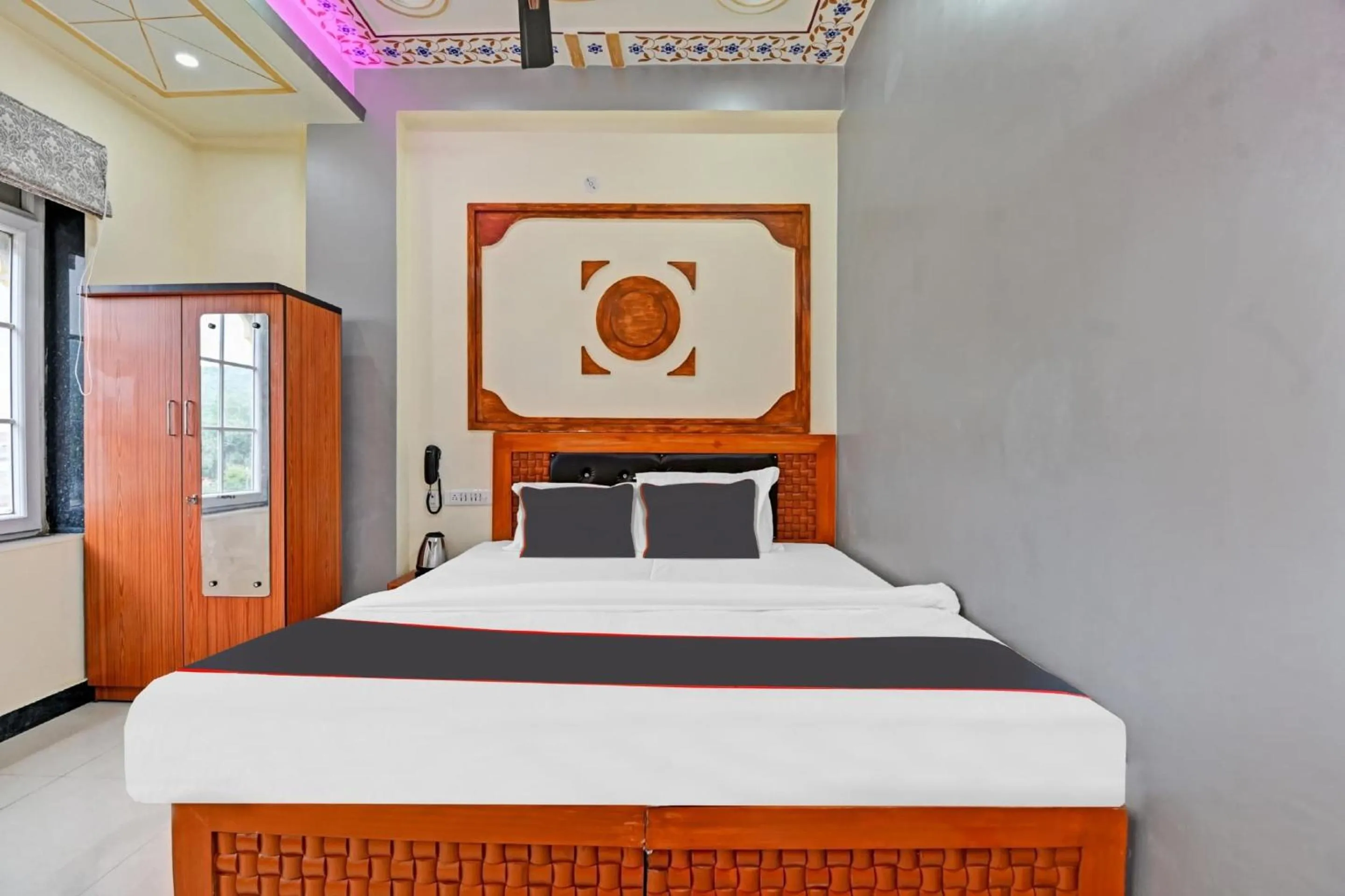 Bedroom in Hotel O by OYO Imperial Palace