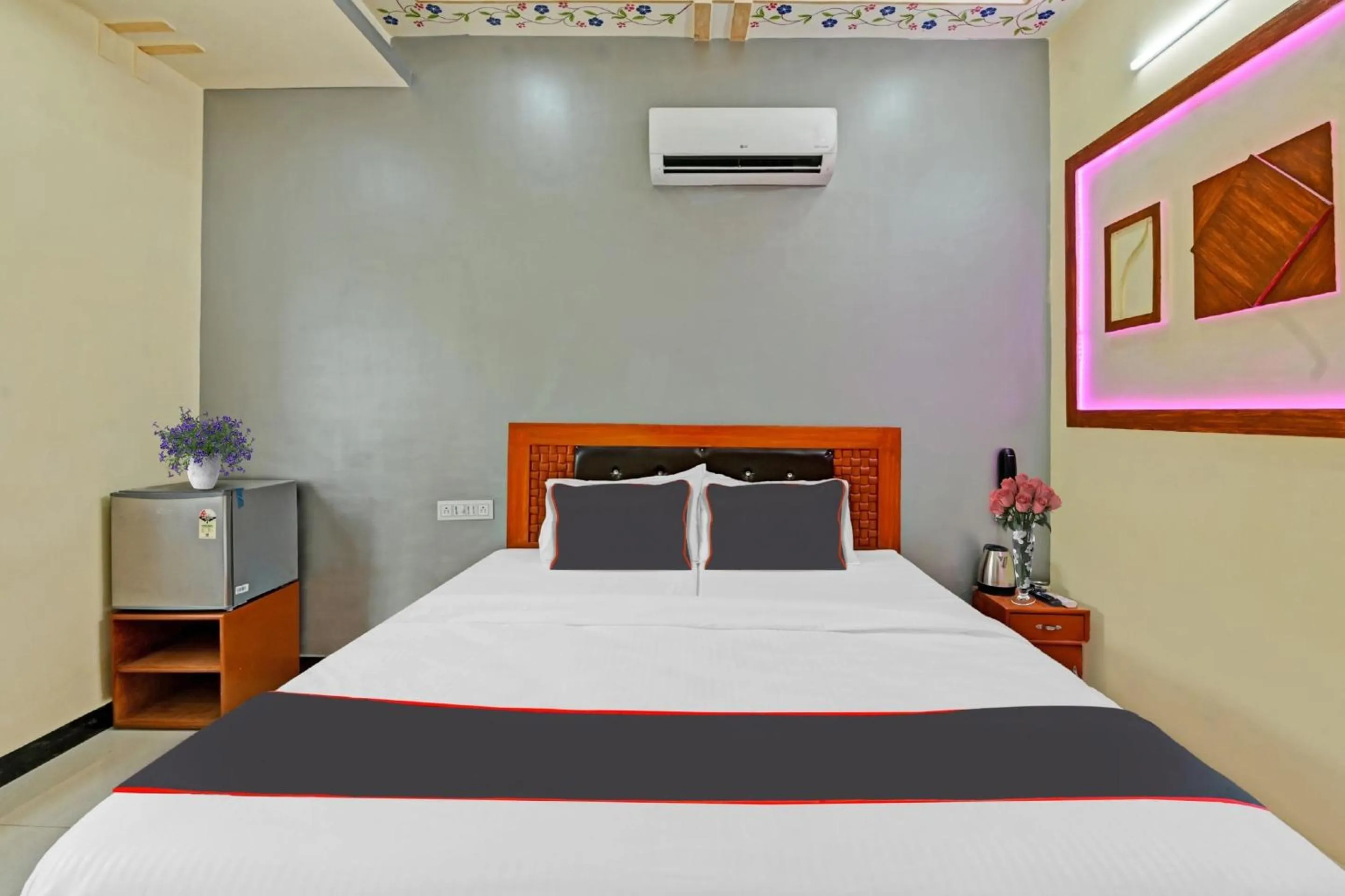 Bedroom, Bed in Hotel O by OYO Imperial Palace